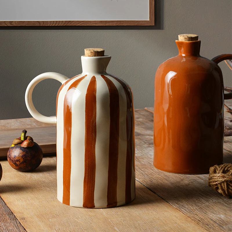 Handmade Ceramic Soy Sauce Pot Oil Dispenser Seasoning Bottle Reusable Drink Bottle Storage Container for Oil