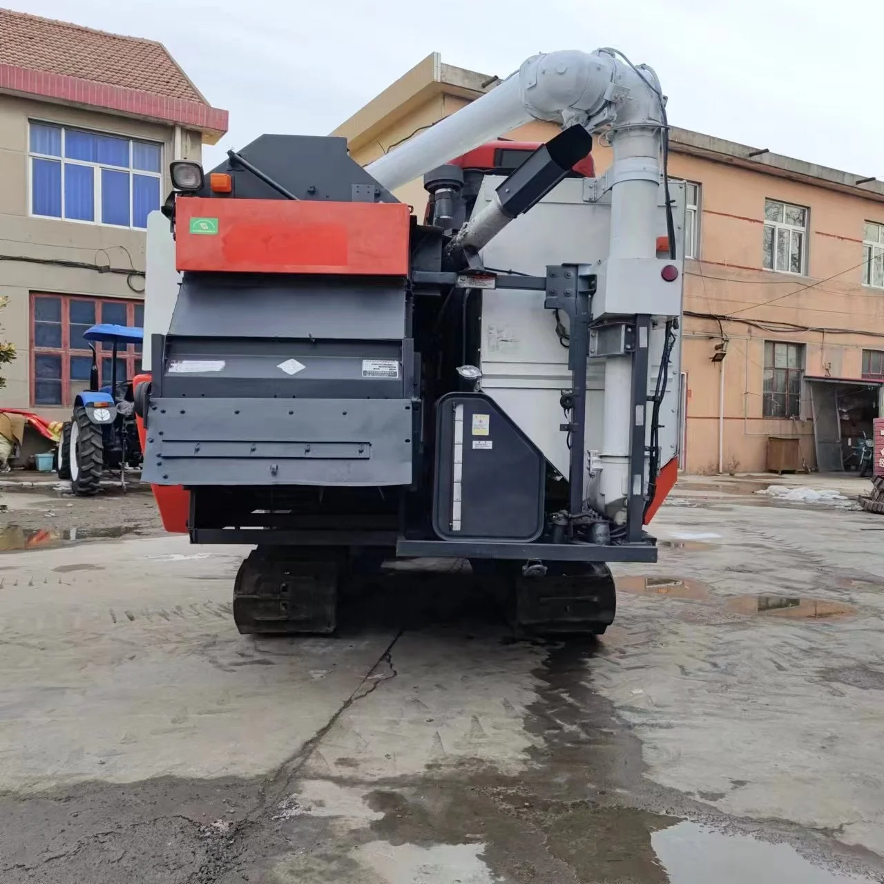 low price Japan used KUBOTA PRO988Q rice wheat corn combine harvester with cabin