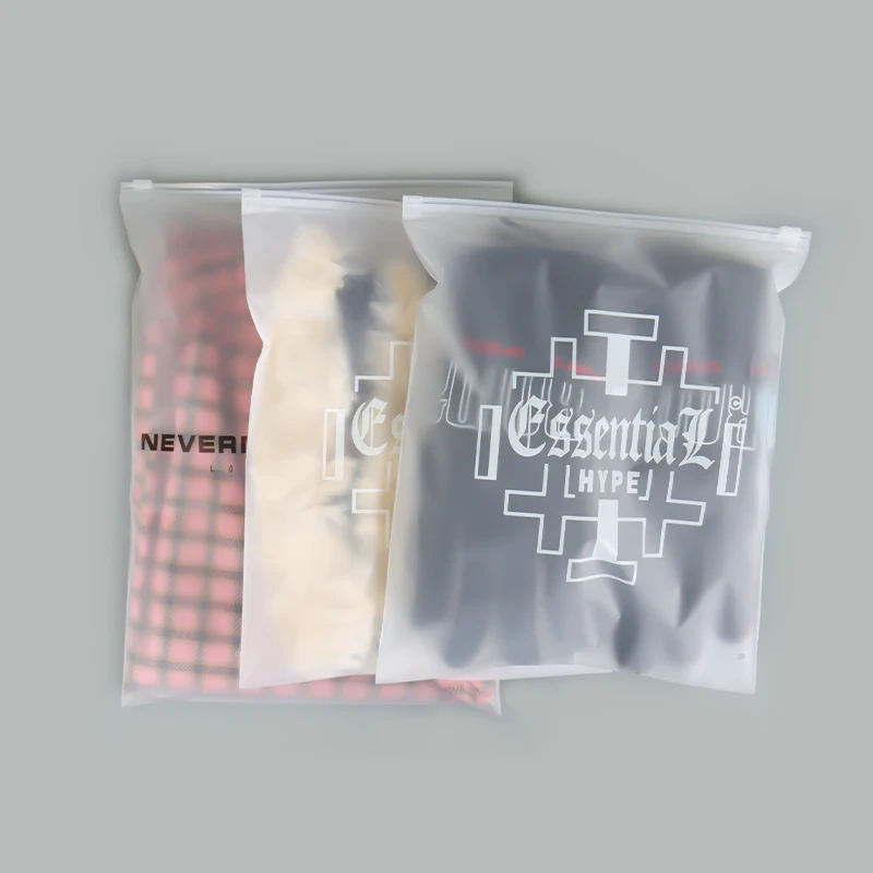 Hot Selling Customized Zip Lock Poly  Plastic Pe Frosted Zipper Bag Biodegradable T Shirt Packaging Bag With Zipper  Hang Hole