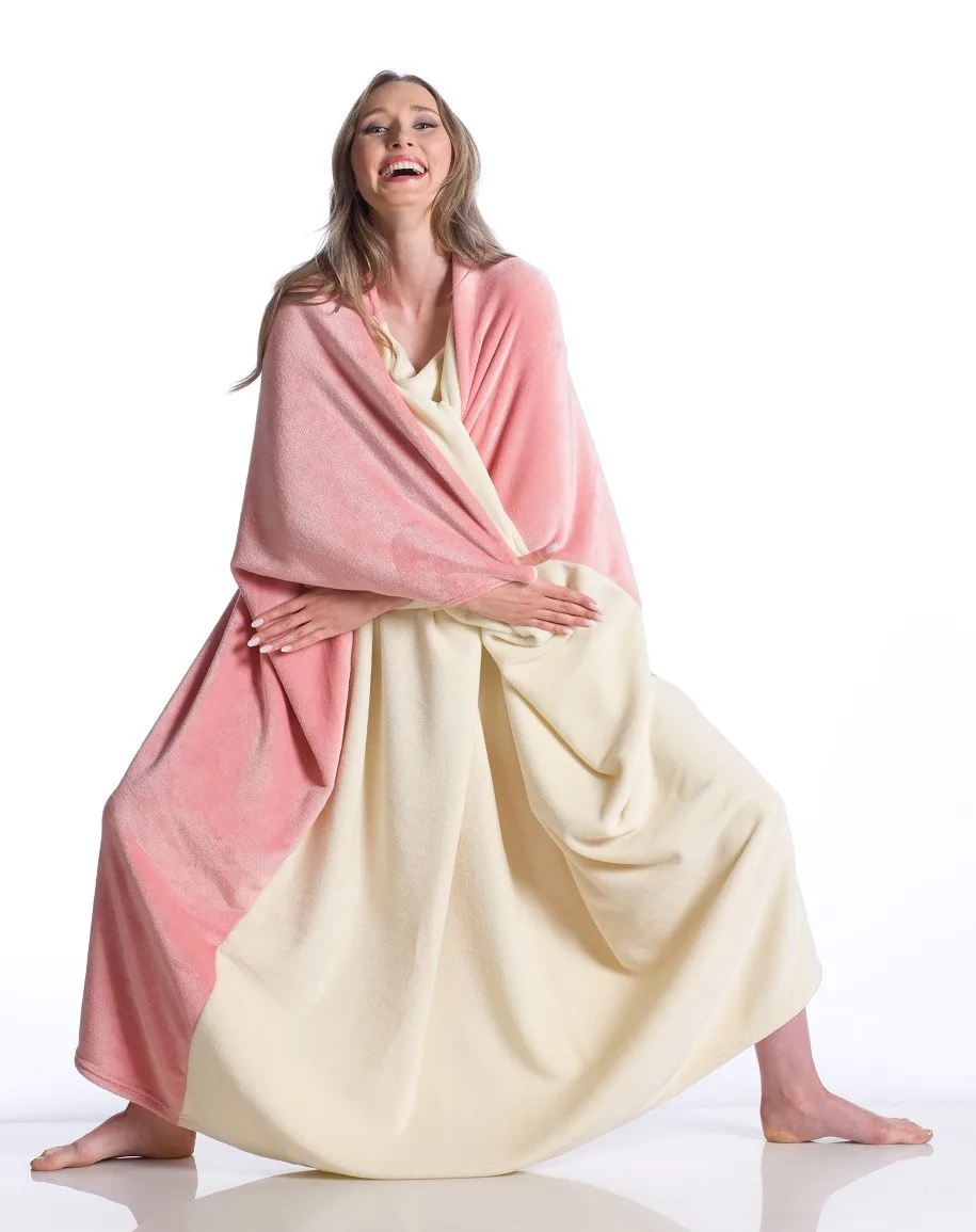 100% POLYESTER HIGH QUALITY COZY WEARABLE FLEECE BLANKET WITH SLEEVES LIGHT BLUE PACKED GIFT BOX FOR WHOLESALE