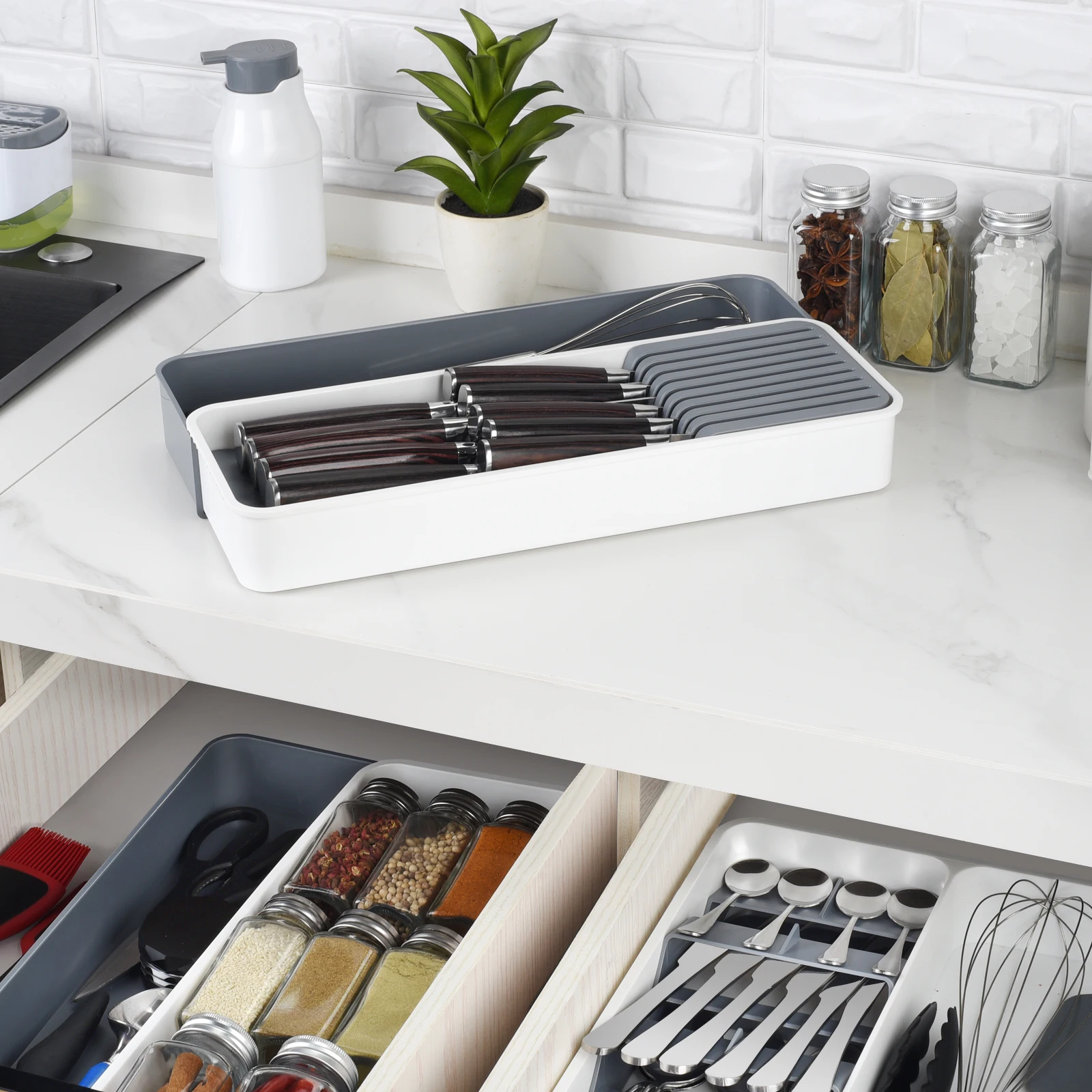 Kitchen Drawer Organizer Tray for Knives Knife Organizer Utensil Cutlery Expandable Cutlery Tray Scalable Drawer Organizer