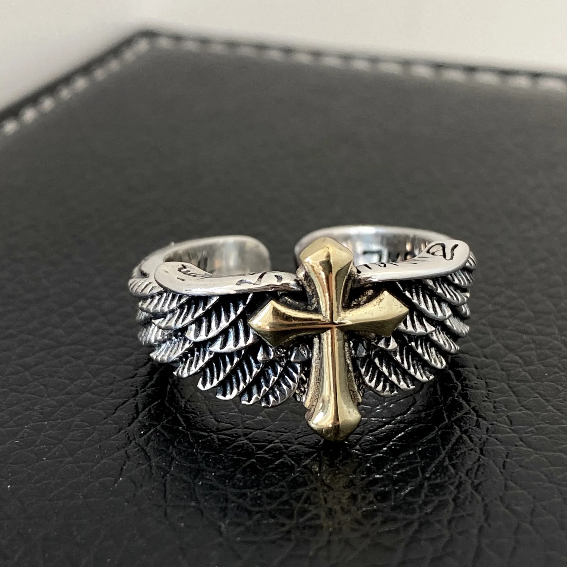 Wholesale vintage silver oxide angel wings fashionable and personalized hip-hop style rings graffiti cross rings jewelry for men