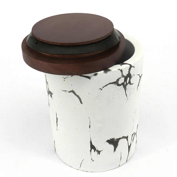 Custom Logo round Wood Candle Jar Wooden Lid Laser Engraved Design Home Love Theme Quality Glass Jar Decoration Painted Model