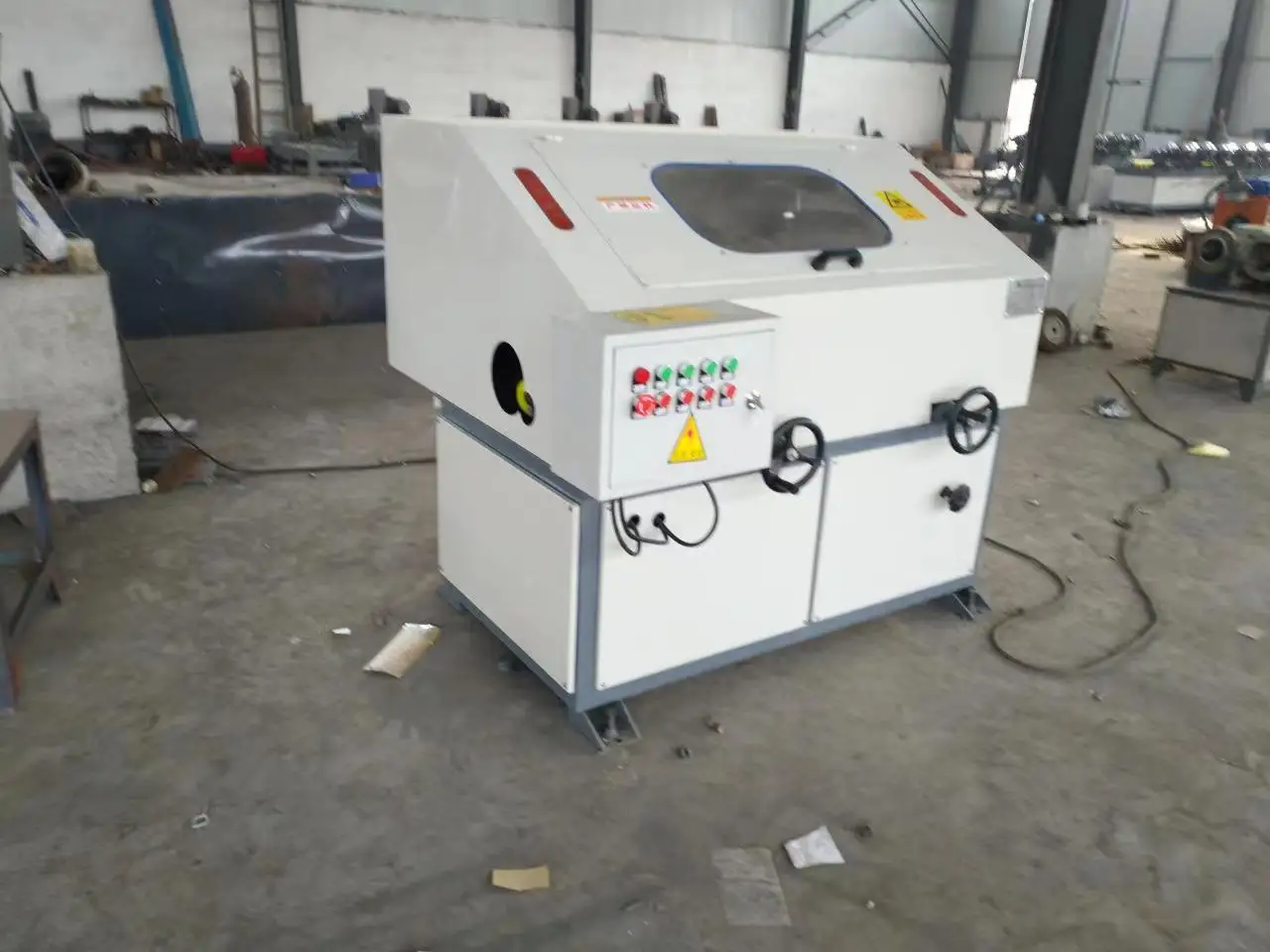 Steel Pipe Polishing Machine Hydraulic Hardware Copper Pipe Rust Removal Machine Round Pipe Rod Grinding Wire Drawing Machine