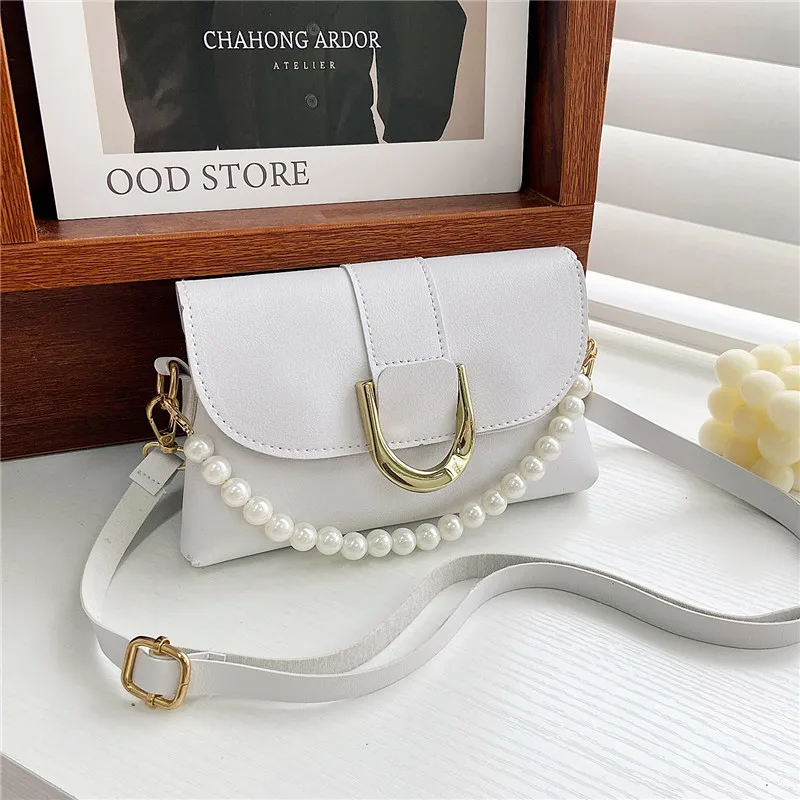 Wholesale small popular  white pearl  chain handbag strap ladies pu leather girl women handbag