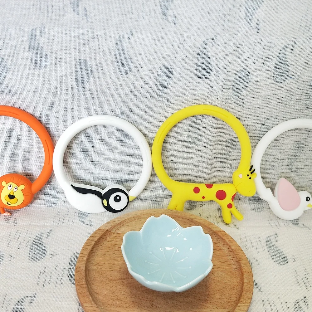 Silicone Soft Teething Bracelet Silicone Safe Cute Animal Teething Ring Toy For Baby