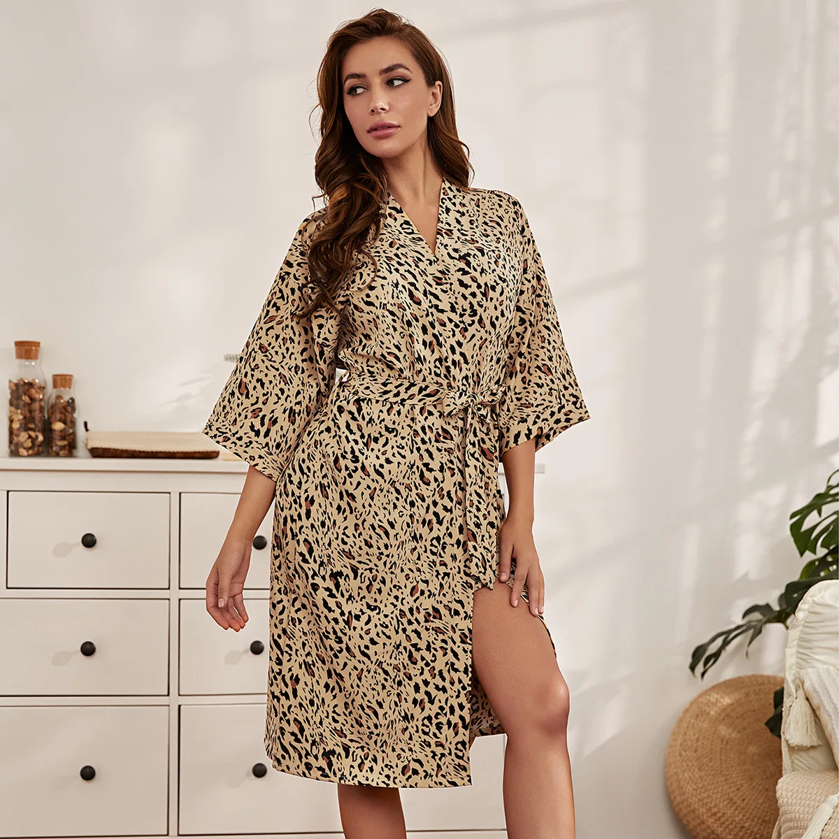 2021 Wholesale China Leopard Print Medium Rayon Robes For Women  High Quality Kimono Amazon Hot Animal Printed Sexy Nightwear