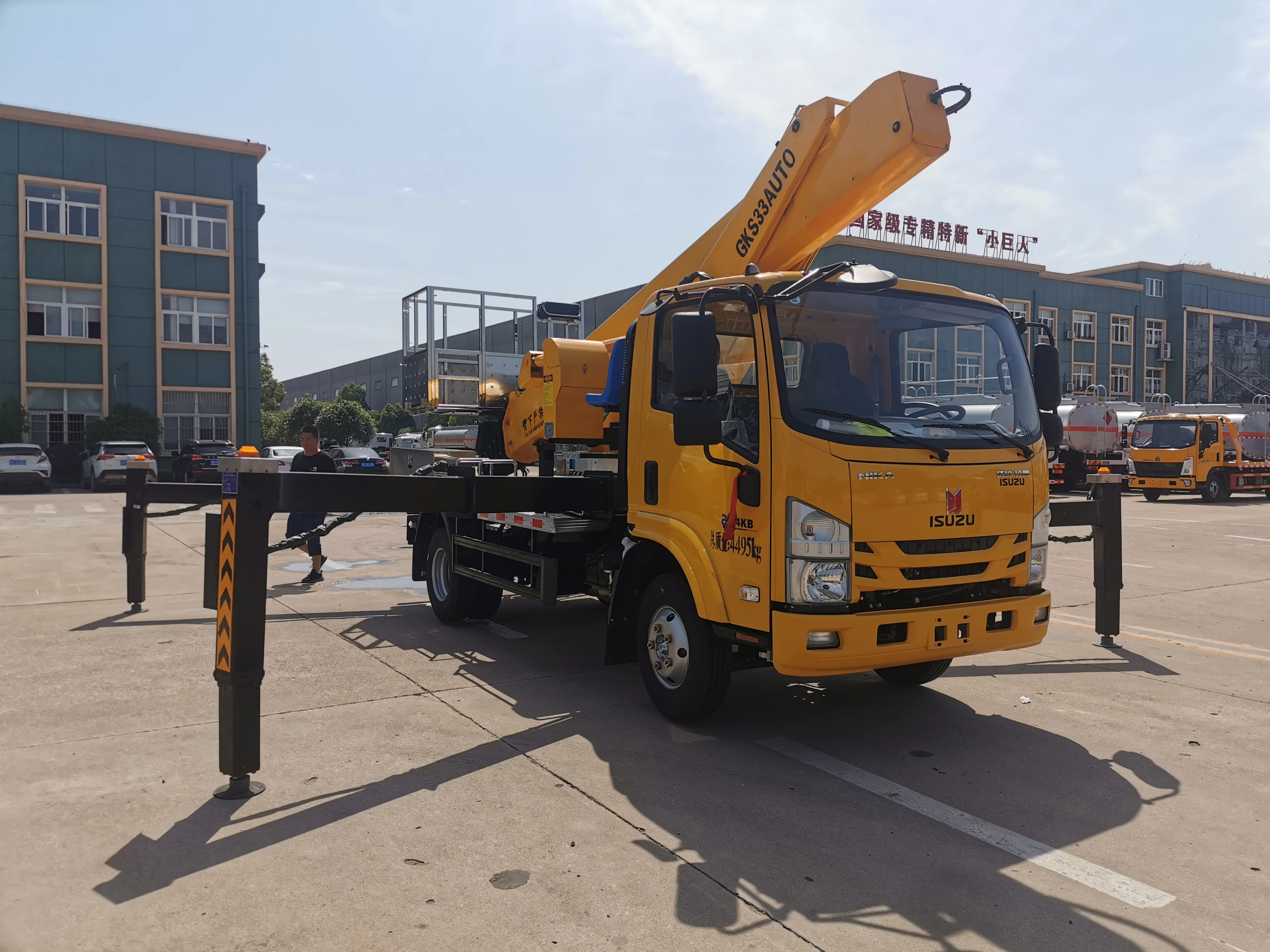 isuzu 33M Hydraulic Truck Mounted Aerial Bucket Truck Boom Lift Aerial Manlift Work Platform Truck