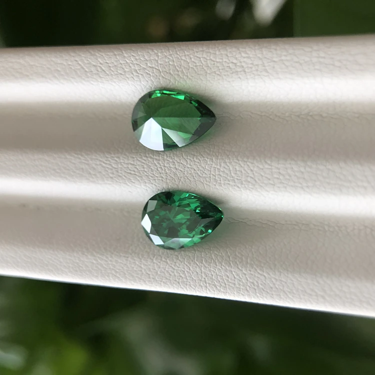 High Quality Emerald Green Cubic Zirconia Loose Gemstones Synthetic Faceted Cut Pear Shape CZ Stones for Rings and Engagement