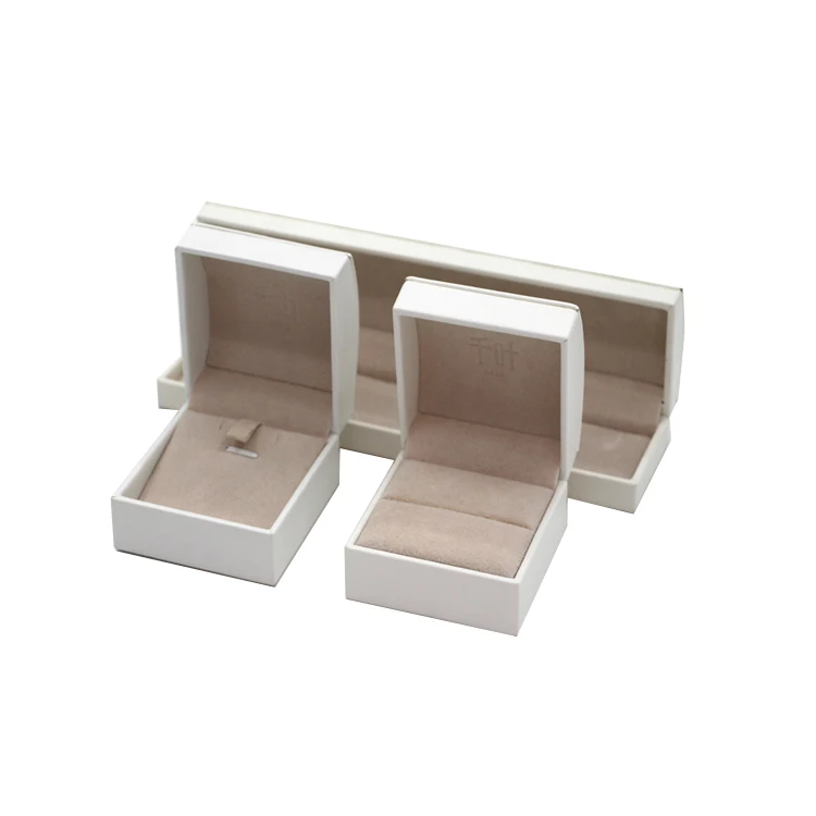 Wholesale  Plastic Clamshell Packlaging  Ring Necklace Gift Packaging Box Small Travel Jewelry Box