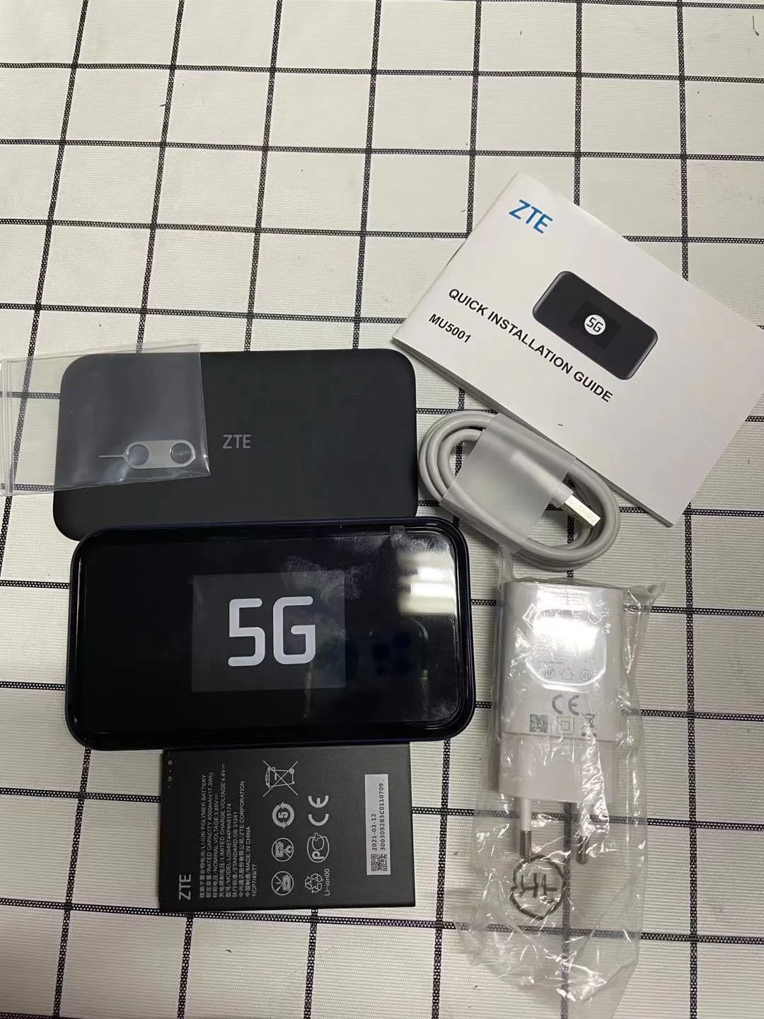 Unlocked ZTE MU5001U 5G Mobile WiFi Router MU5001 wireless ZTE 5G portable WiFi6 router with Battery