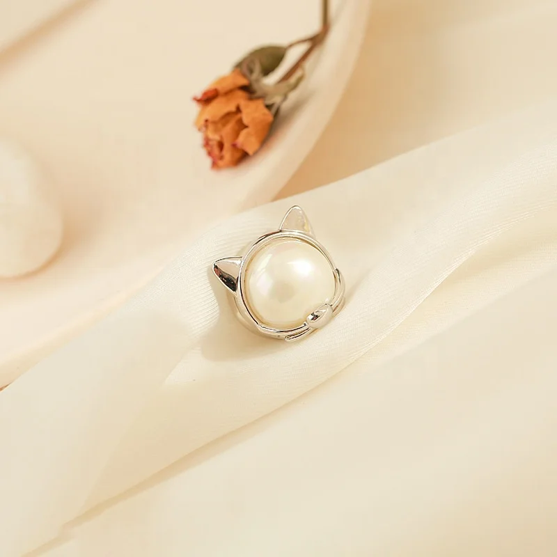 XILIANGFEIZI Latest Cute Temperament Lapel Bear Corsage Animal Pearl Small Pin No Perforation Magnet Brooches