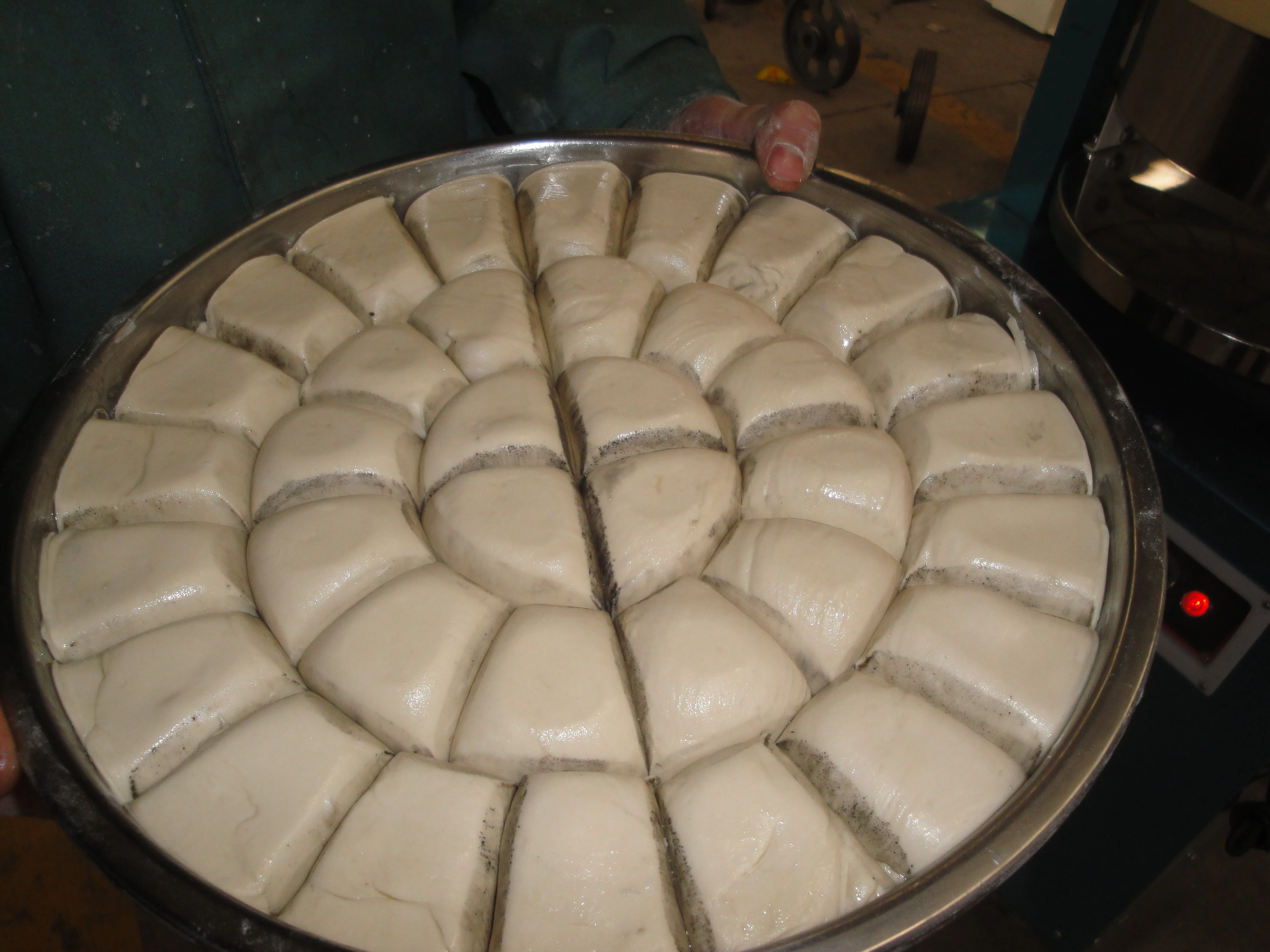 High Quality 30g - 180g Table Top Bread Dough Divider Bakery Mini Dough Divider Manual Dough Divider