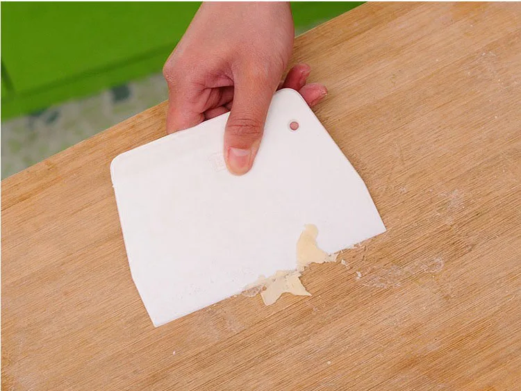 Plastic Trapezoidal Scraper Small Cream Cake Dough Cutting Baking Cutter Butter Smoother Pastry Spatulas Dough Scraper