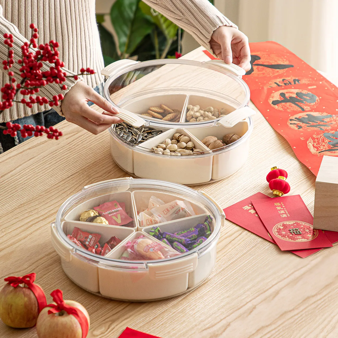 SHIMOYAMA 5 Compartment Round Snack Food Storage Lunch Organizer Round Plastic Divided Serving Tray with Lids Snack fruit tray