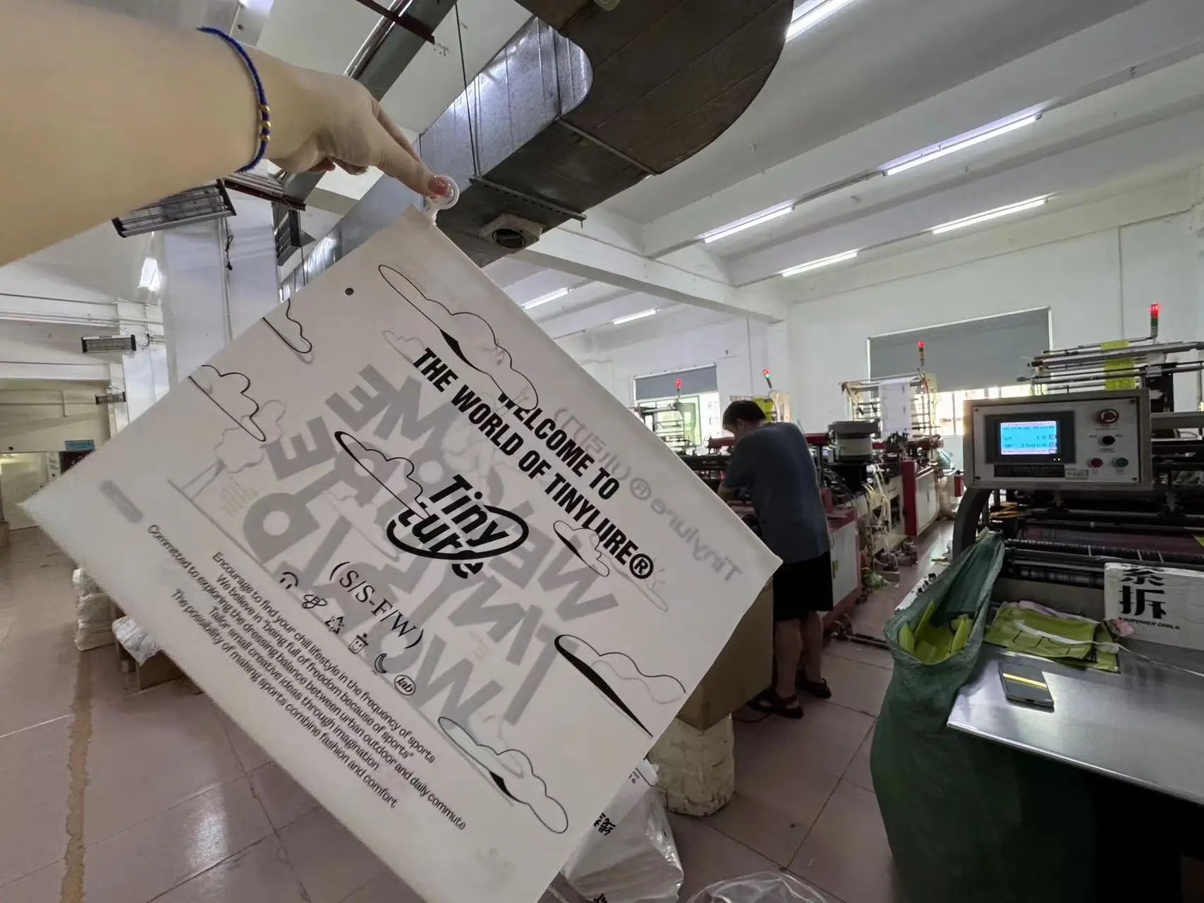 high quality matte white one side frosted bag clothing packaging bags plastic zip lock clear plastic bag with zipper