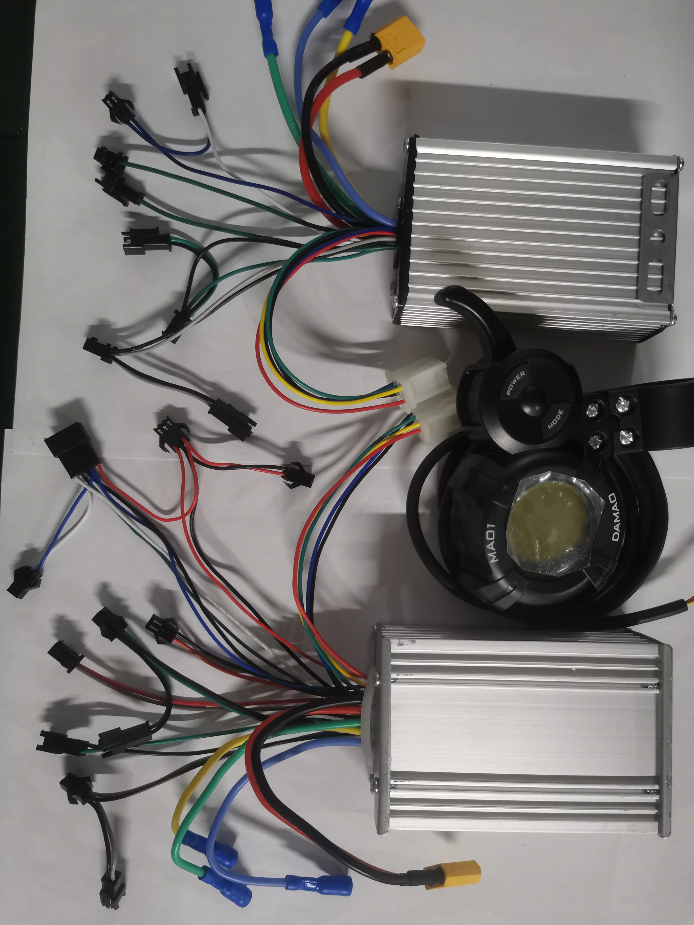 DUAL CONTROLLER 48V60V25A+ONE DISPLAY COLORED OR GREEN FOR ELECTRIC SCOOTER WITH 2 MOTORS EBIKE TRICYCLE DIY AND REPAIR PART