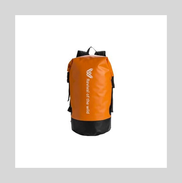 Cheap Travel Insulated 2 Liter Hydration Backpack Plastic Backpack