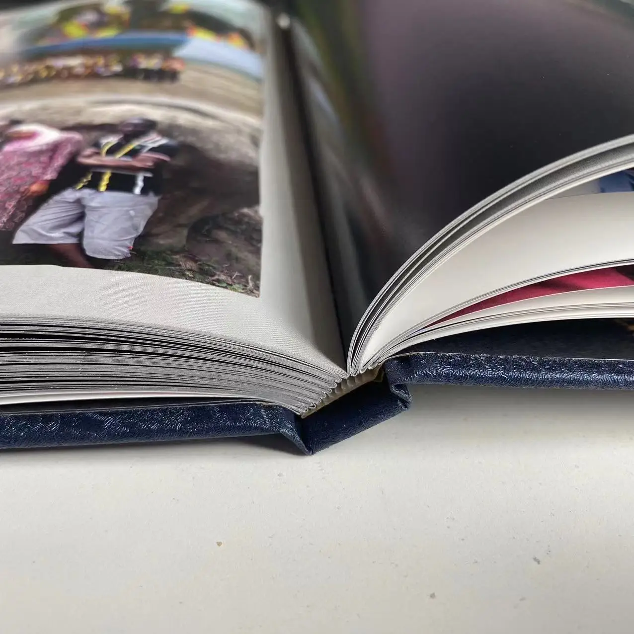 Book Printer Custom Printing Sewn Binding Hard Cover Linen Fabric Cover Guest Book Custom Printing