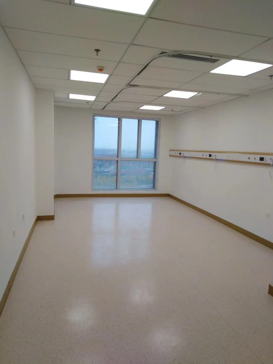 Waterproof medical vinyl flooring Plastic Wood Grain Commercial Vinyl Flooring Carpet Roll Pvc Roll Flooring