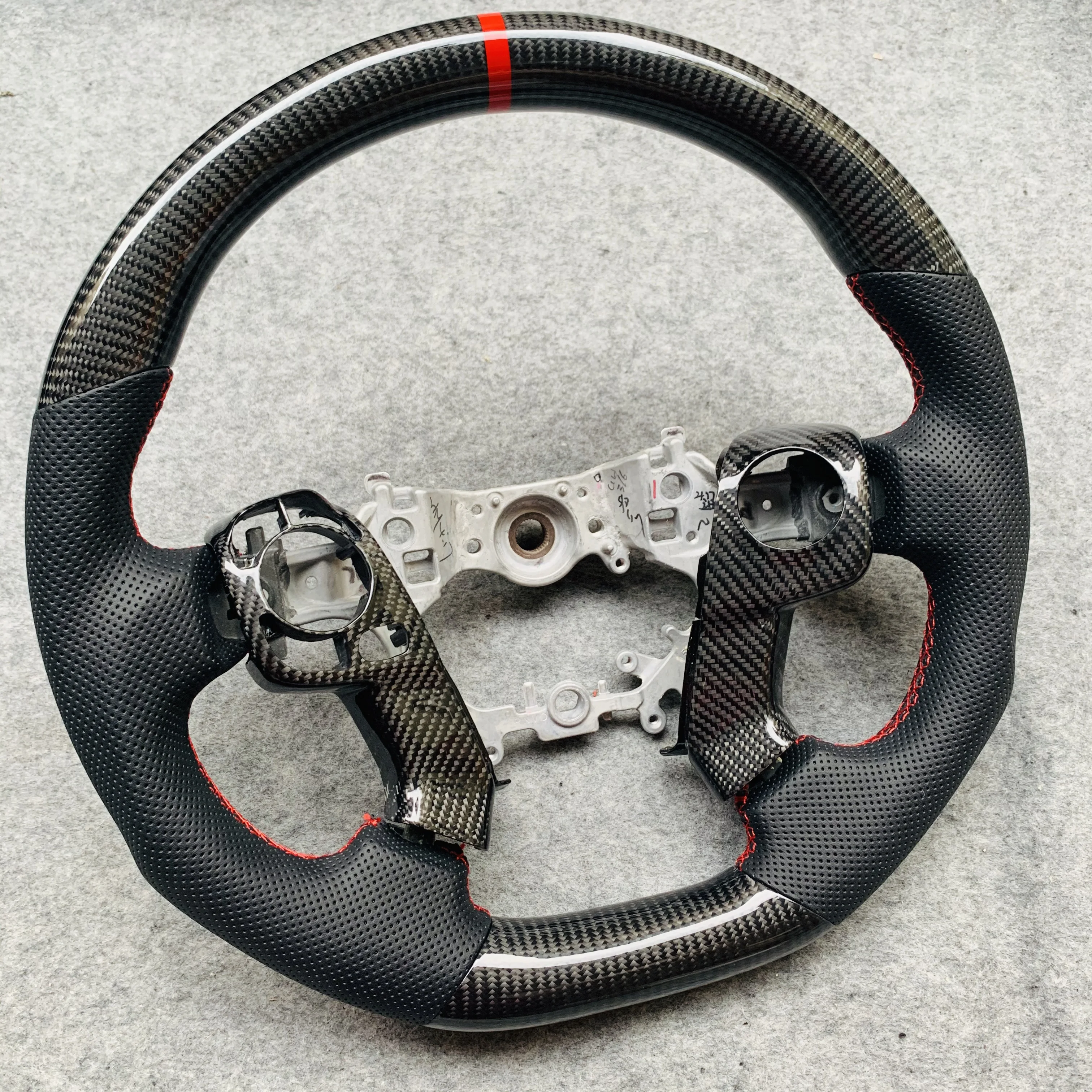 Customized Carbon Fiber Steering Wheel For Toyota 2012-2014 6th gen Camry Car Interior Accessories