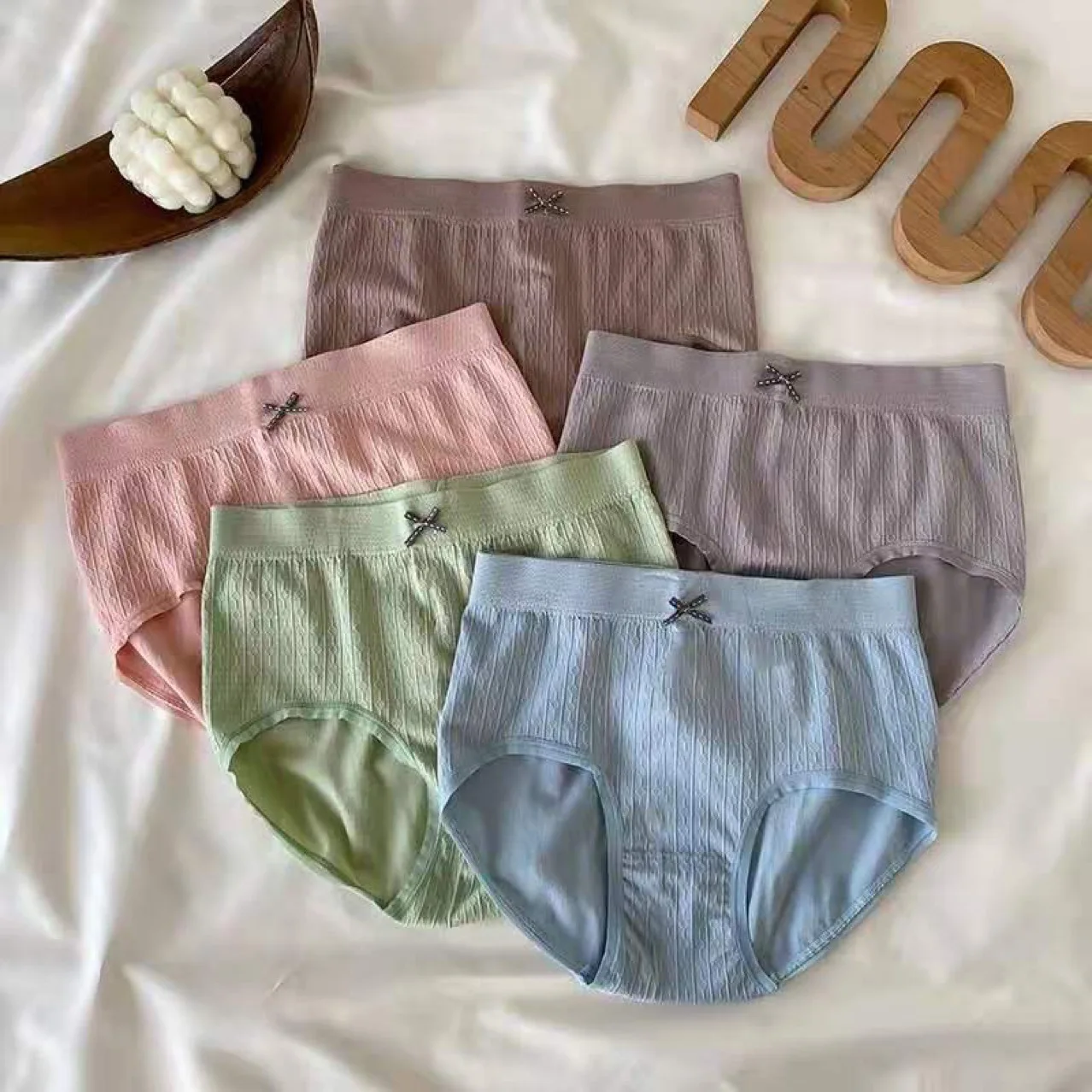 Women Comfortable Cotton Briefs High-Quality Breathable Panties Female Seamless Knickers Mid Waist