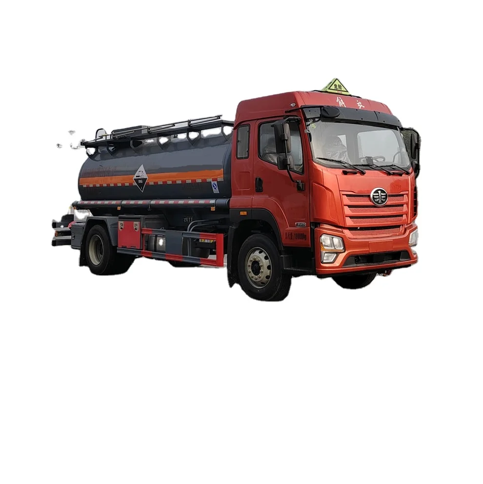 Автоцистерна с легковоспламеняющейся жидкостью