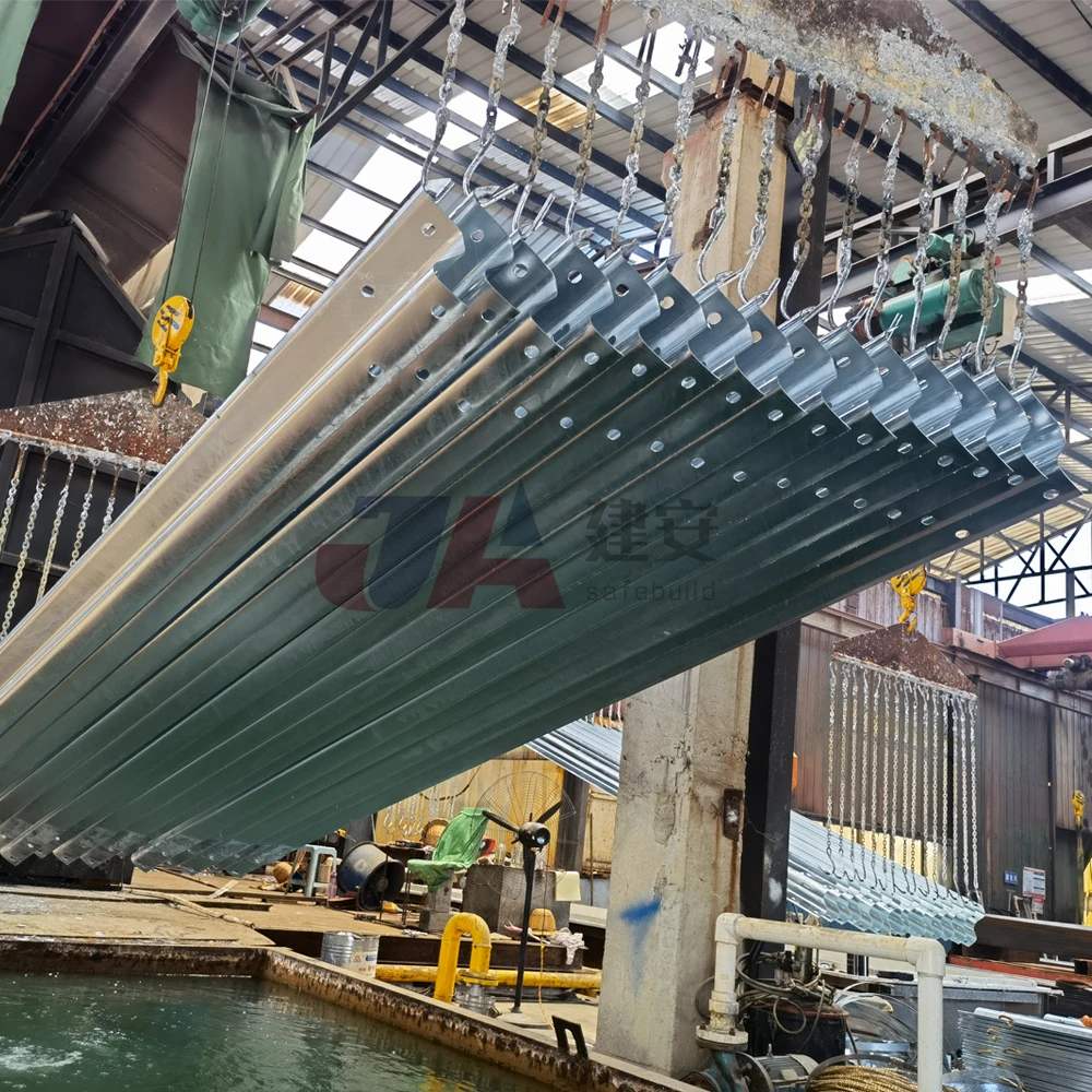 Competitively Priced Thrie Beam Highway Guardrails from Chinese Exporters with Bulk Order Discounts