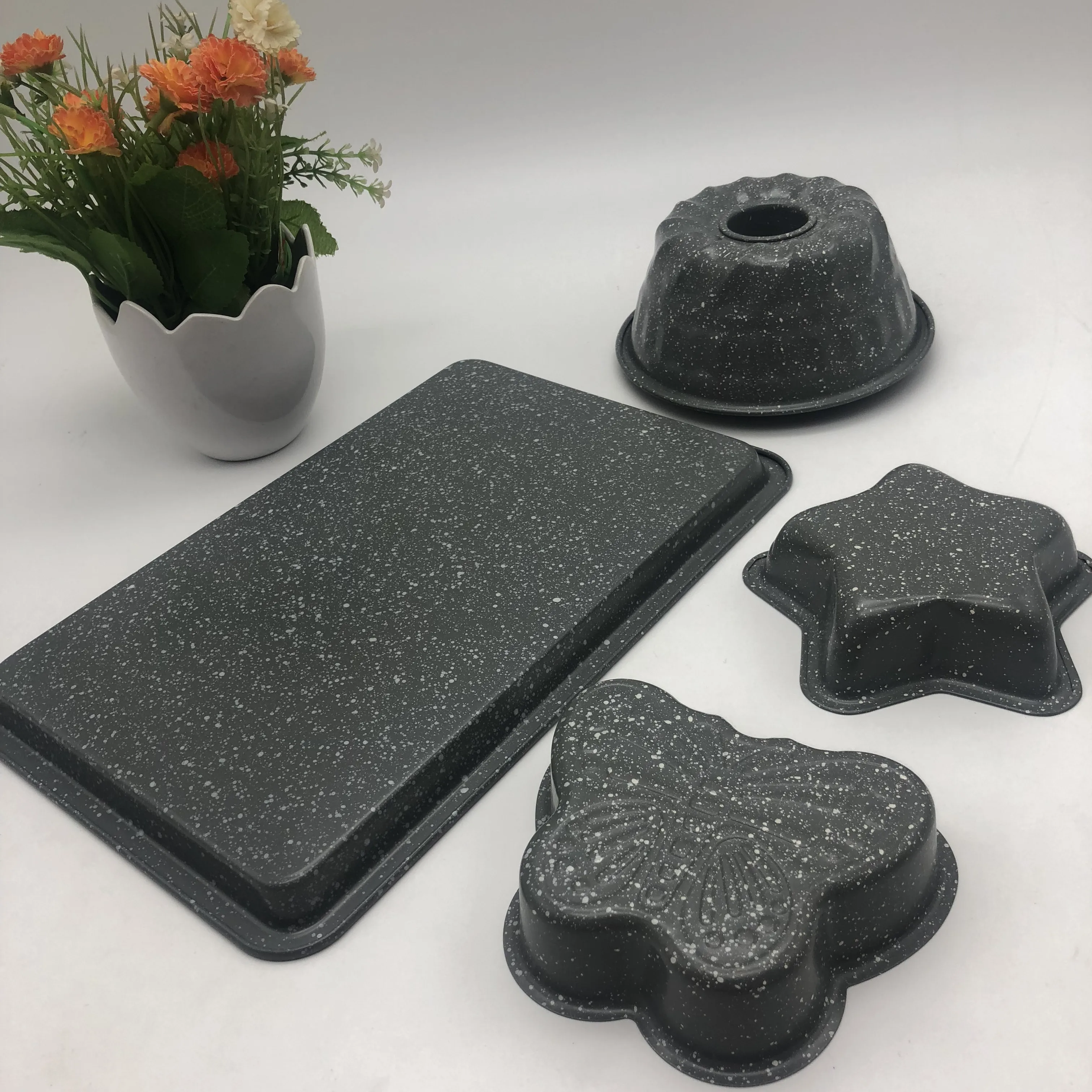 Nonstick Bakeware Set 4 Pieces Cake Mould Non Stick Carbon Steel Metal Bread Cookie Mold Baking Dishes Pans Tools Kit