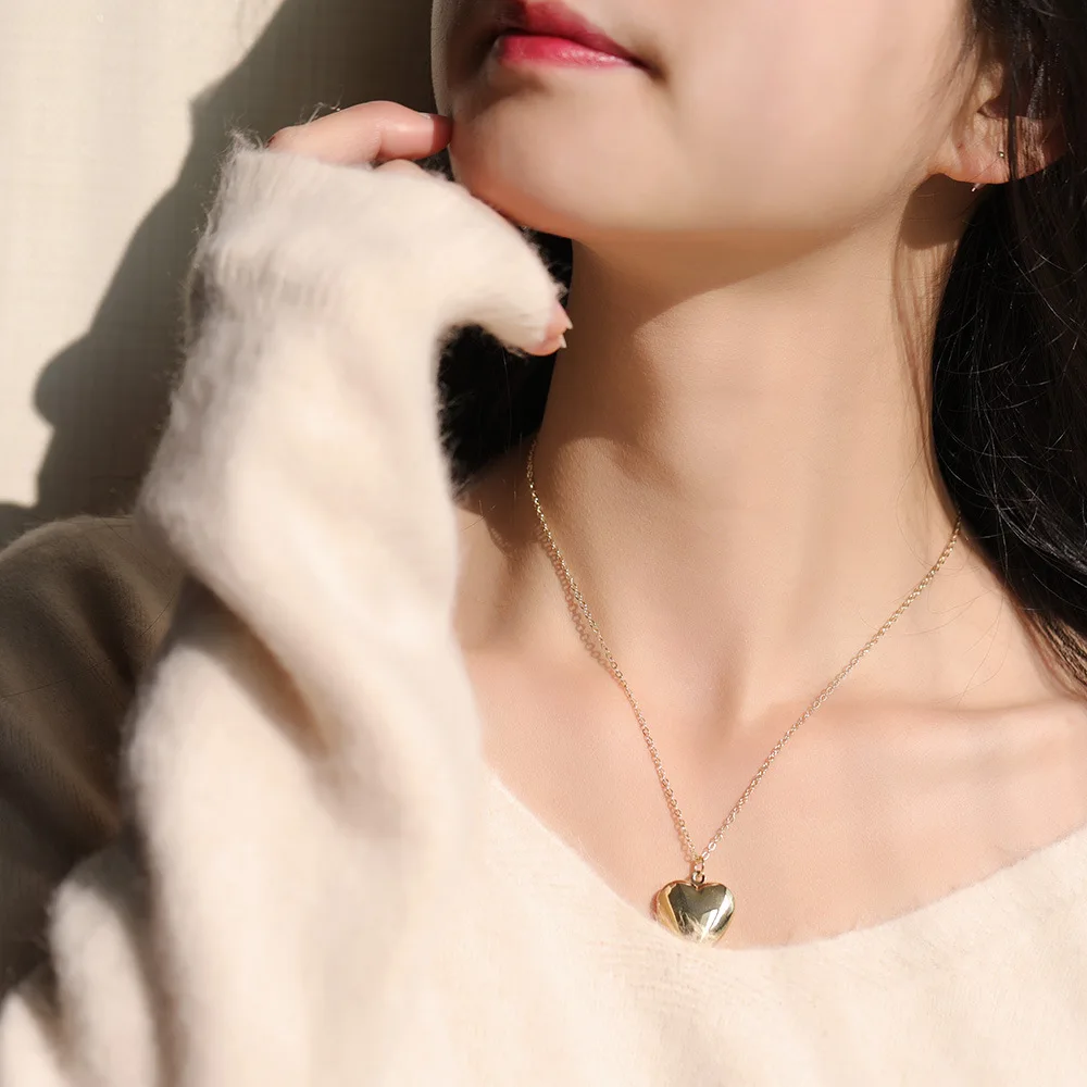 Fashion jewelry Wholesale Personalized Photo Engraving Gold Plated Stainless Steel Heart Locket Pendant Necklace For Women Girls