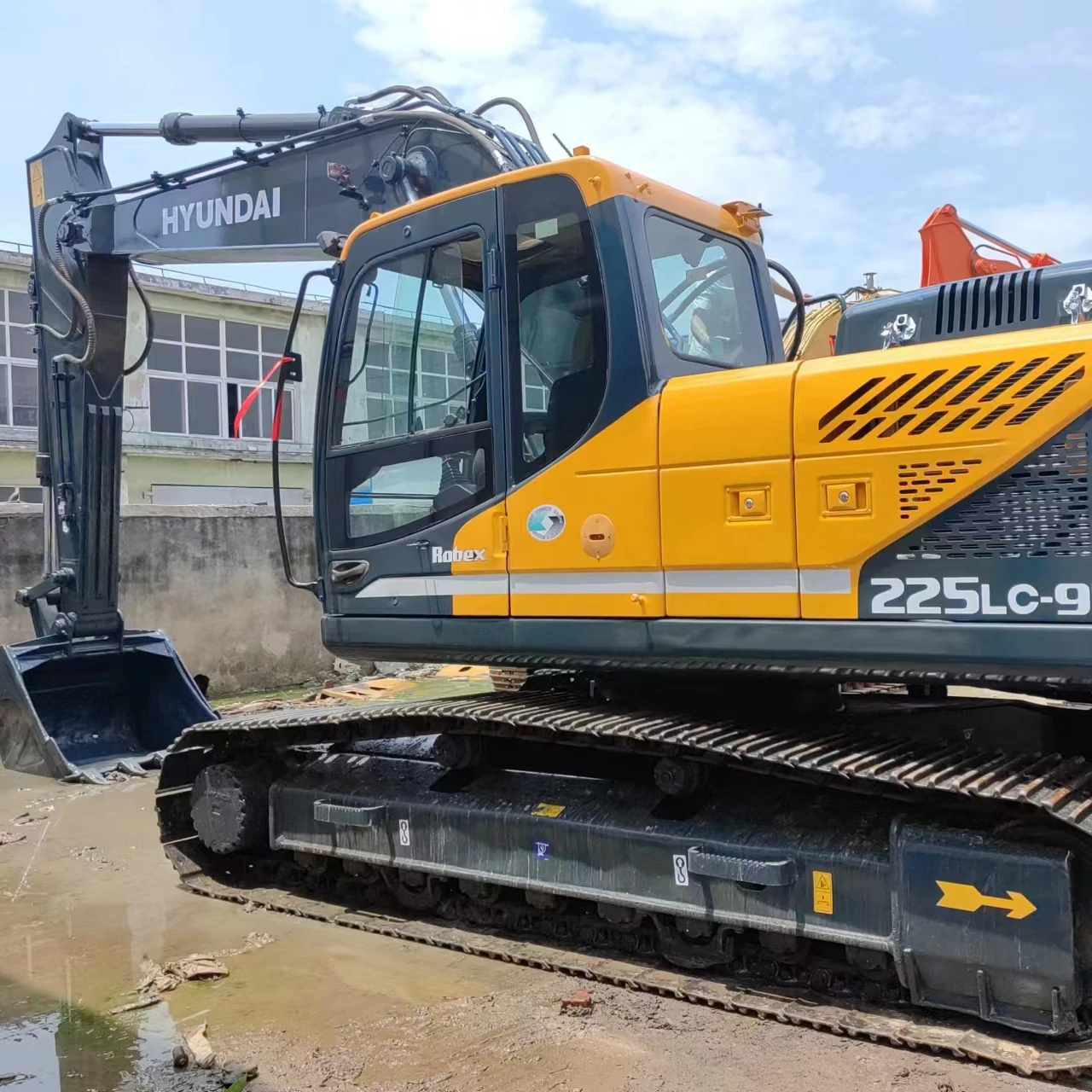 Ready to work Hyundai Used excavator 225LC 220LC 305LC 480LC Excavator digger tractor for sale