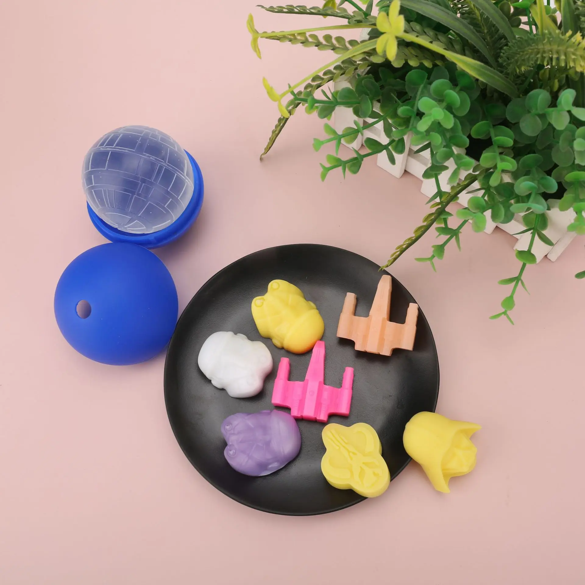 FantasyBear Star War Shaped Mold,Set of 8 Silicone Flexible Molds for Star Wars Birthday Cake Decoration Candy Molds Chocolate M