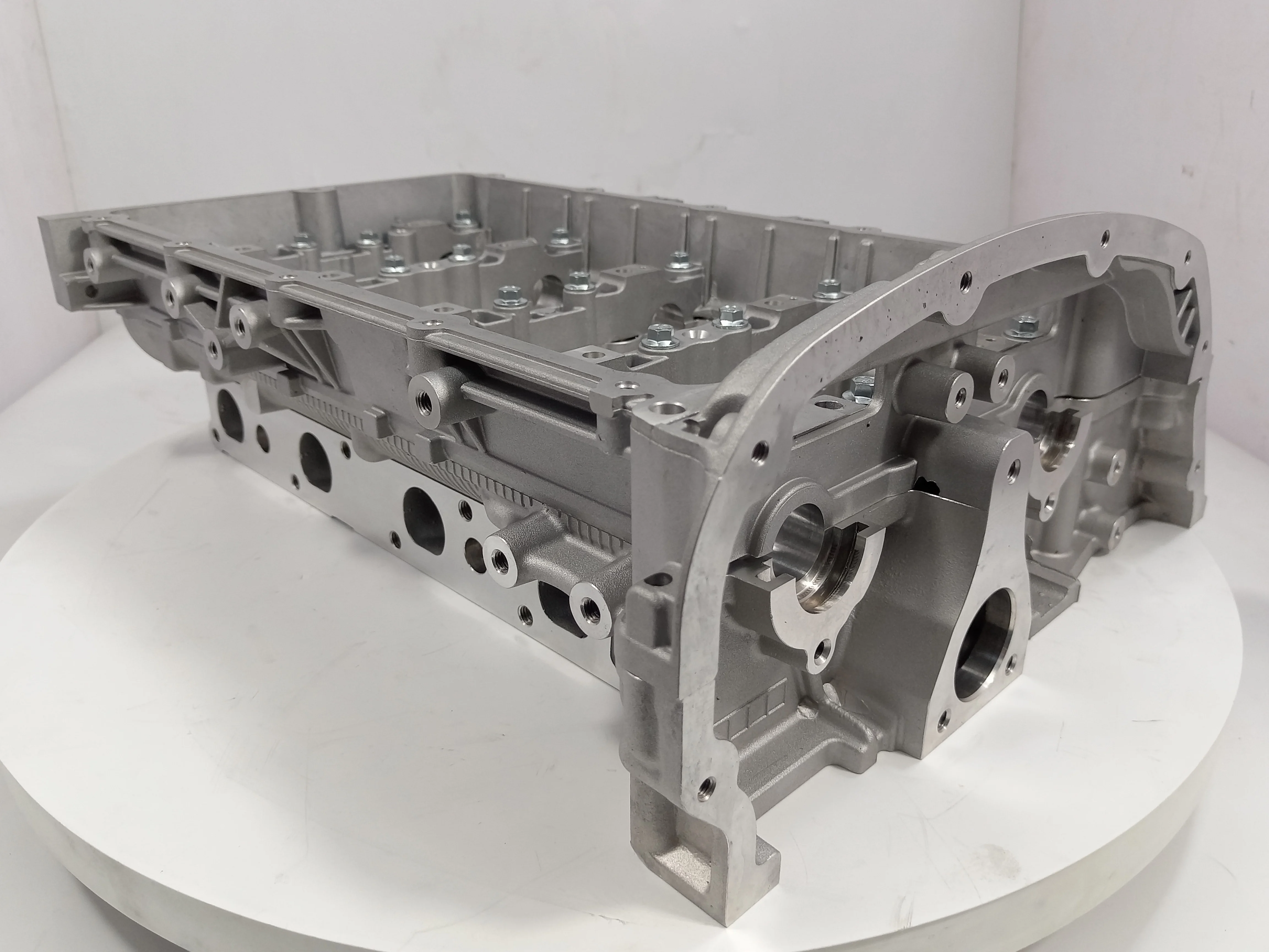 Wholesale 4 Valve Diesel  908758  Engine  Cylinder Head For Ford Transit 2.2