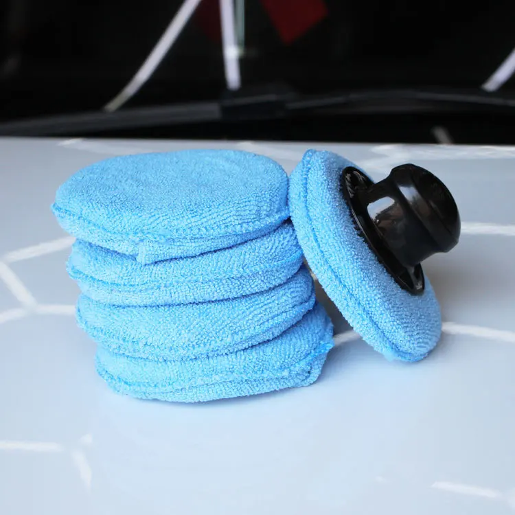  Manual car polishing and waxing