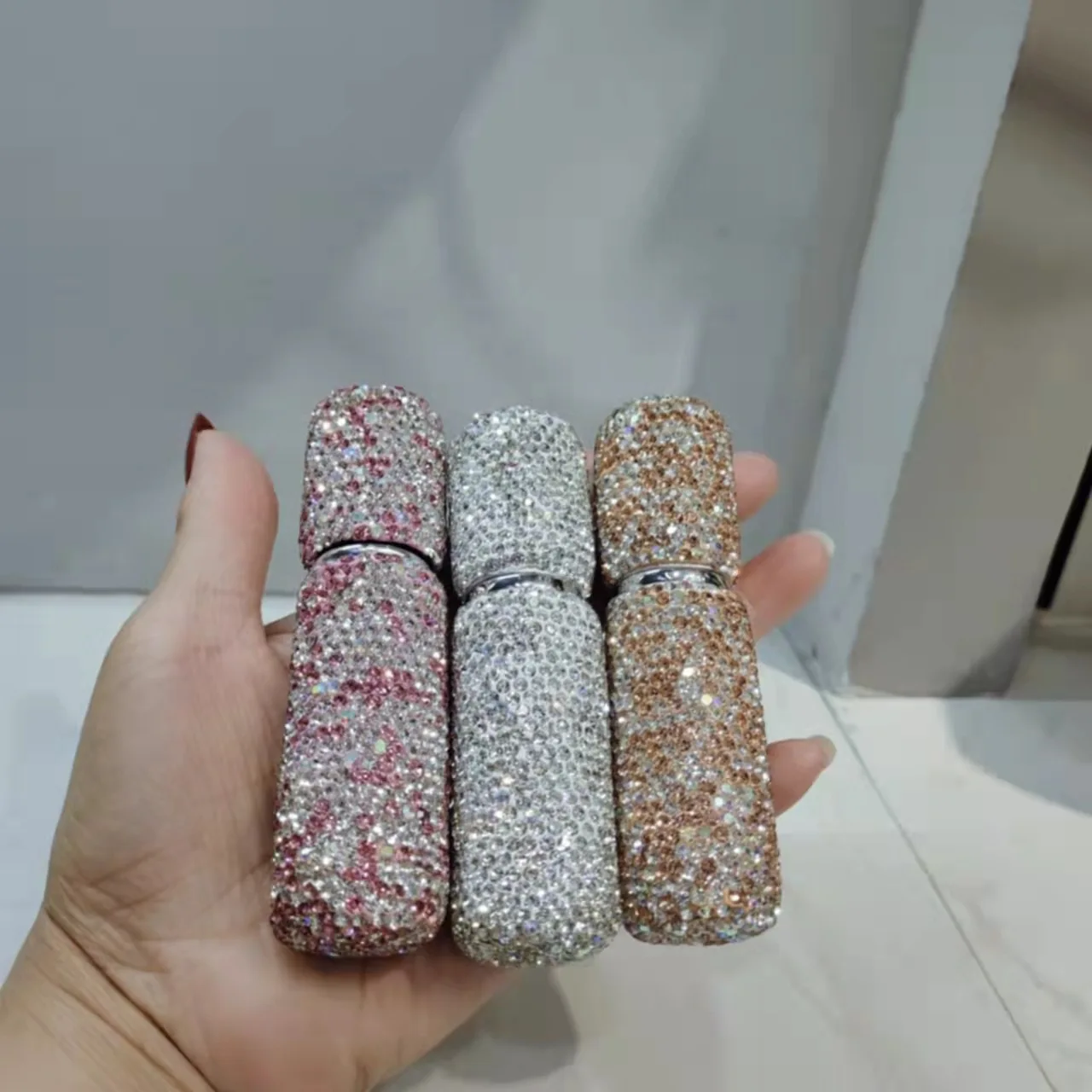 Custom Portable Mini Refillable Crystal Spray Bottles Bling Empty Perfume Spray Bottles Rhinestone Cosmetic Mist Perfume Bottles