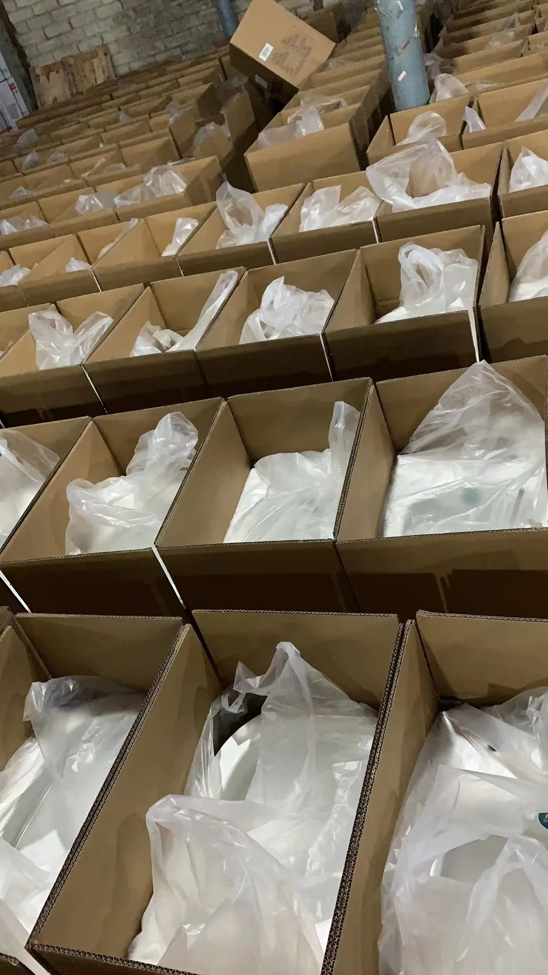 Factory Wholesale White Ceramic Porcelain Floor Mounted Squat Pan Washdown Toilet Squatting Pan WC