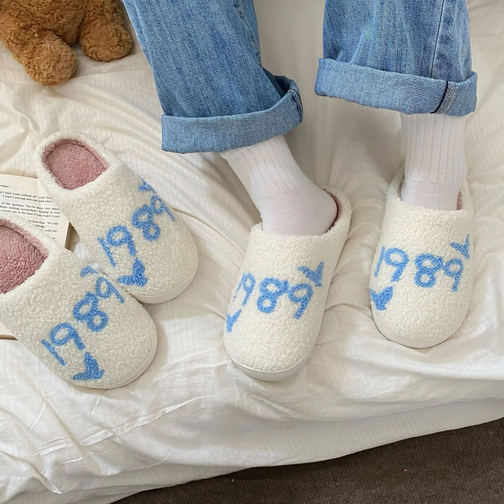 Korean style causal letter ladies winter home shoes thickened plush soft sole non-slip warm postpartum slippers