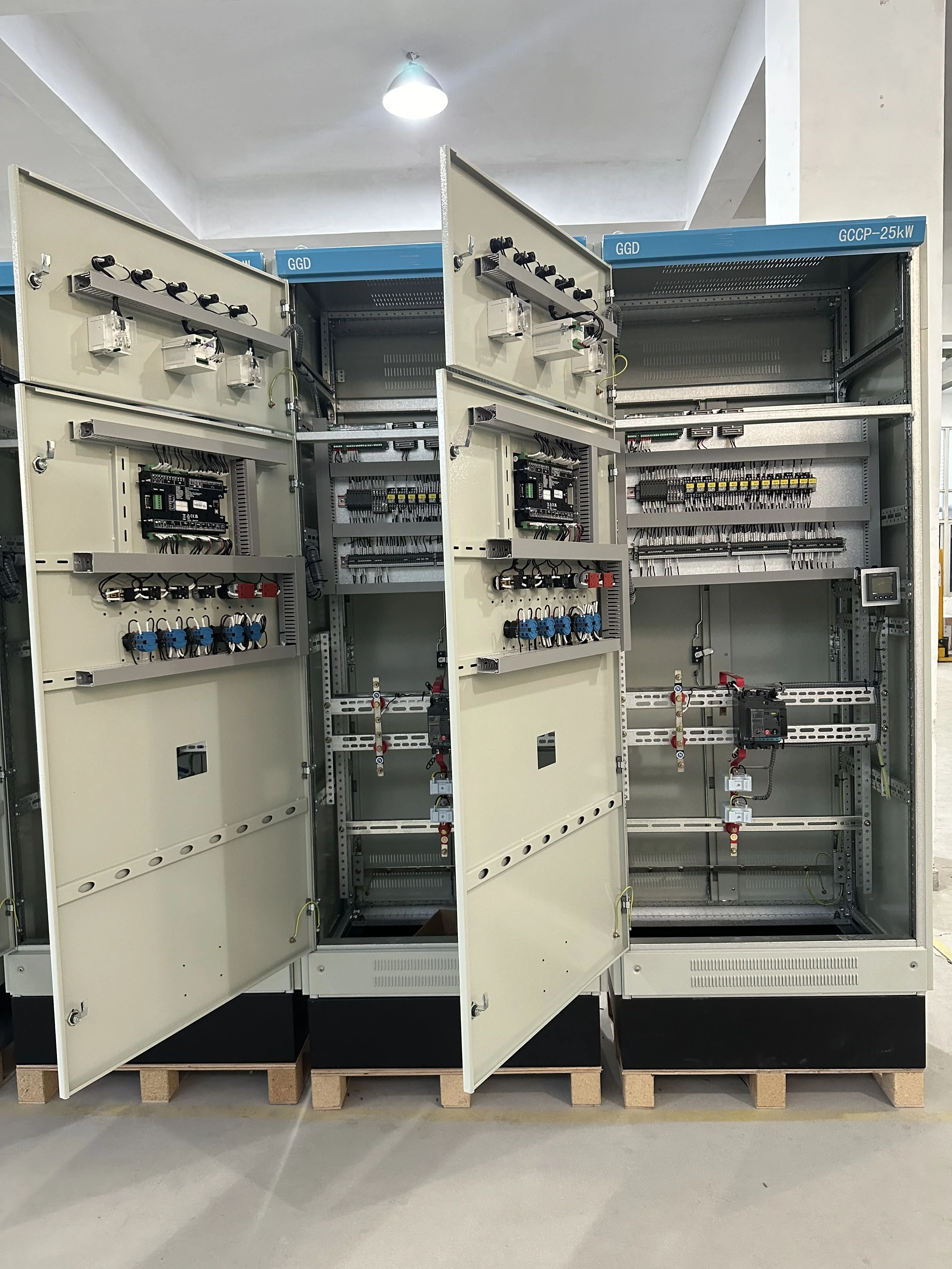 Stainless Steel Solar Battery Cabinets Outdoor Electric Cabinet Pole Mounted 25KW  Cabinet