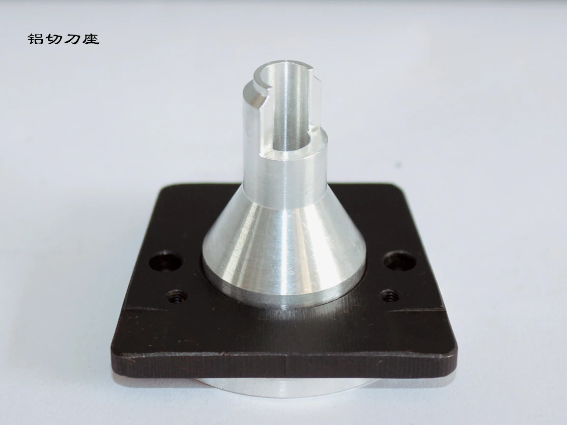 Molds/plastic forming machine