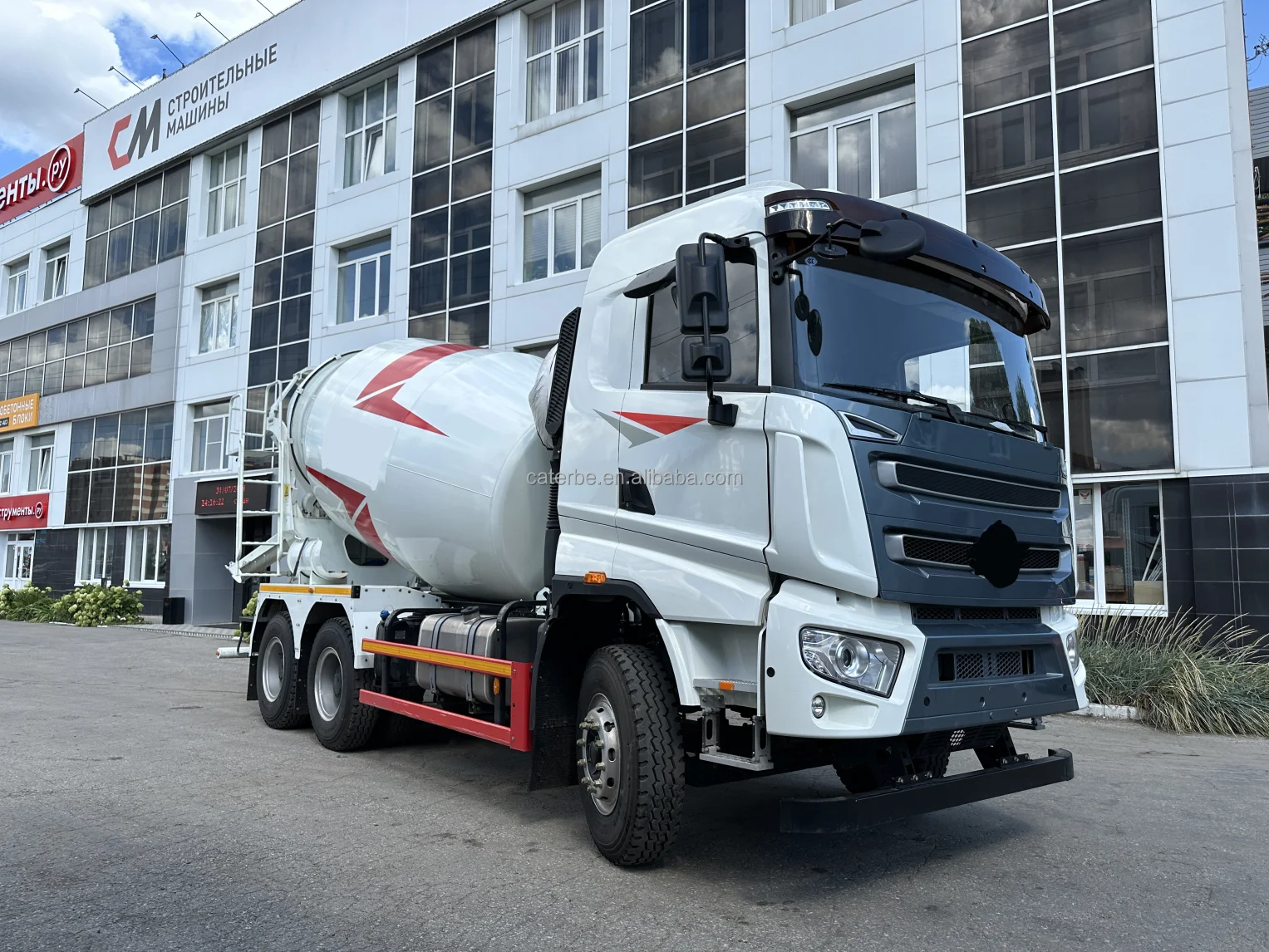 New Product China Left-Hand Heavy-Duty Mixer 12cbm Capacity China-5 Emission Standard Concrete Truck Mixer