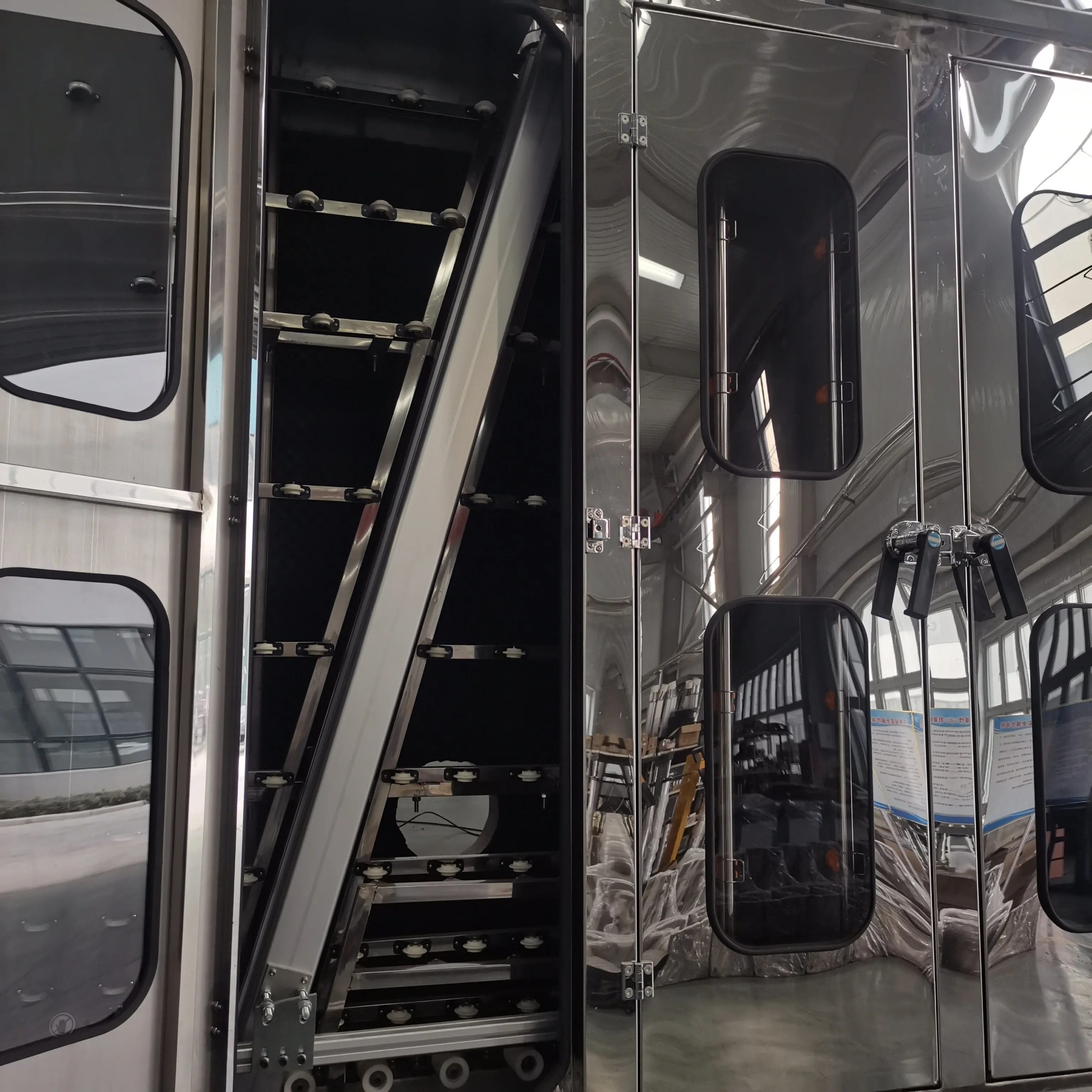 Vertical Three-Stage Cleaning Machine with Core Motor Component