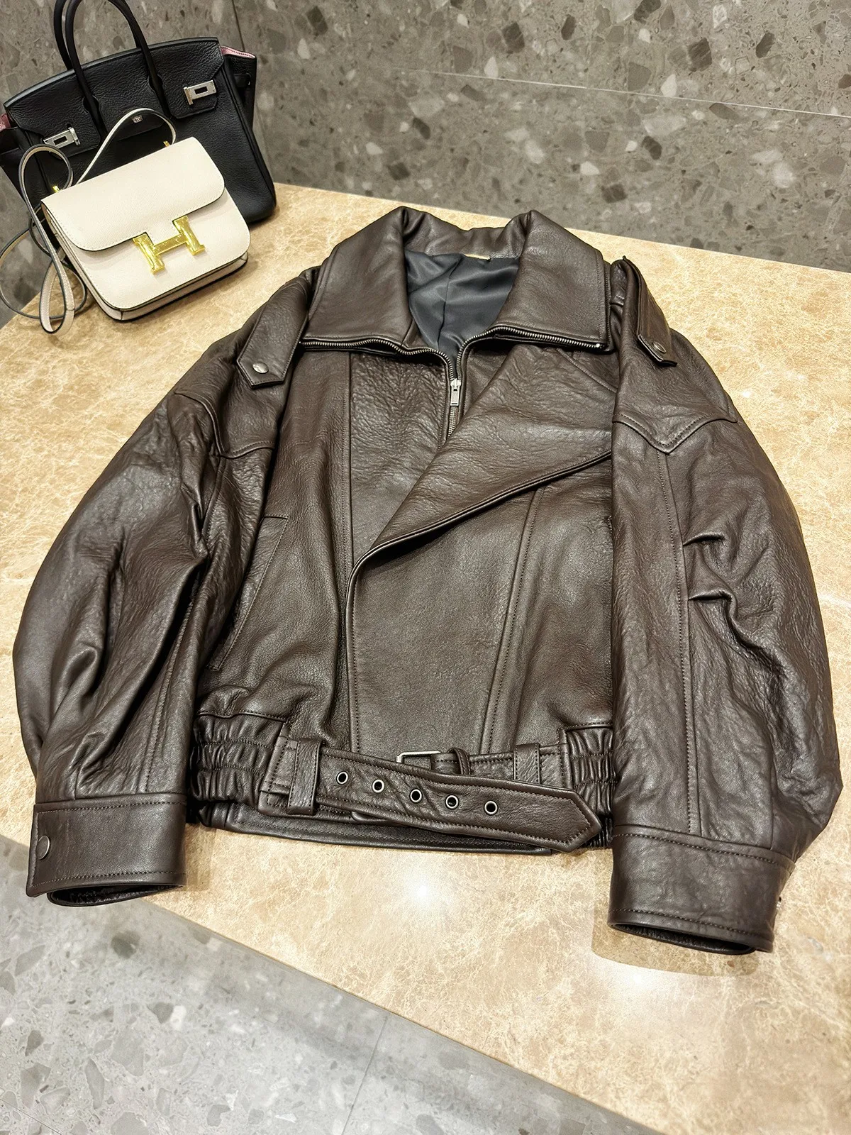 2024 autumn and winter extremely popular, stylish, retro, comfortable pilot jacket leather coat.