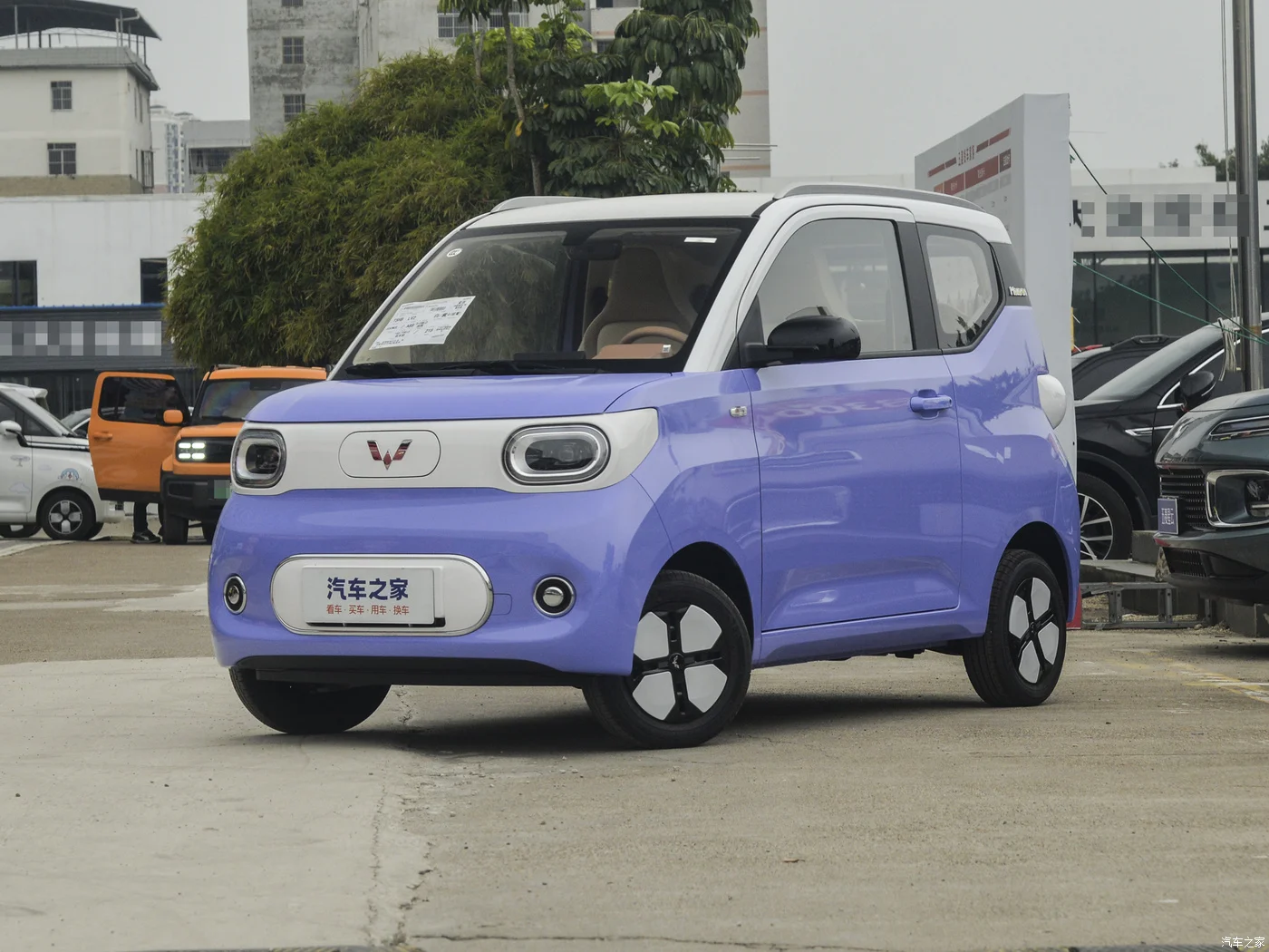 2024 высококачественный электрический седан Wuling Hongguang Mini EV Новая энергия для взрослых с автоматическим коробкой передач 215 км левое рулевое управление распродажа