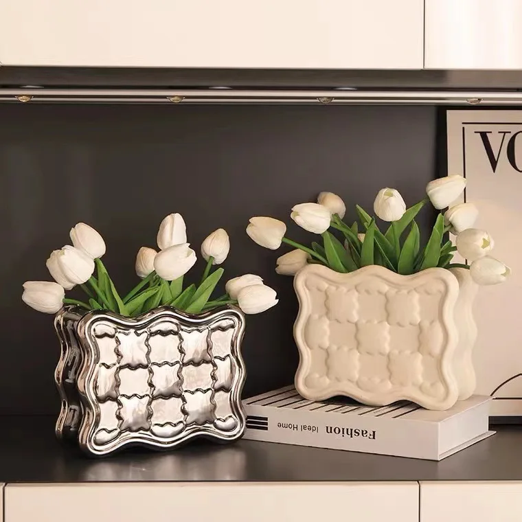 MU New vase Custom Wholesale Table Ornament Ceramic Handbag Bag Shape Flower Tulips Vase popular