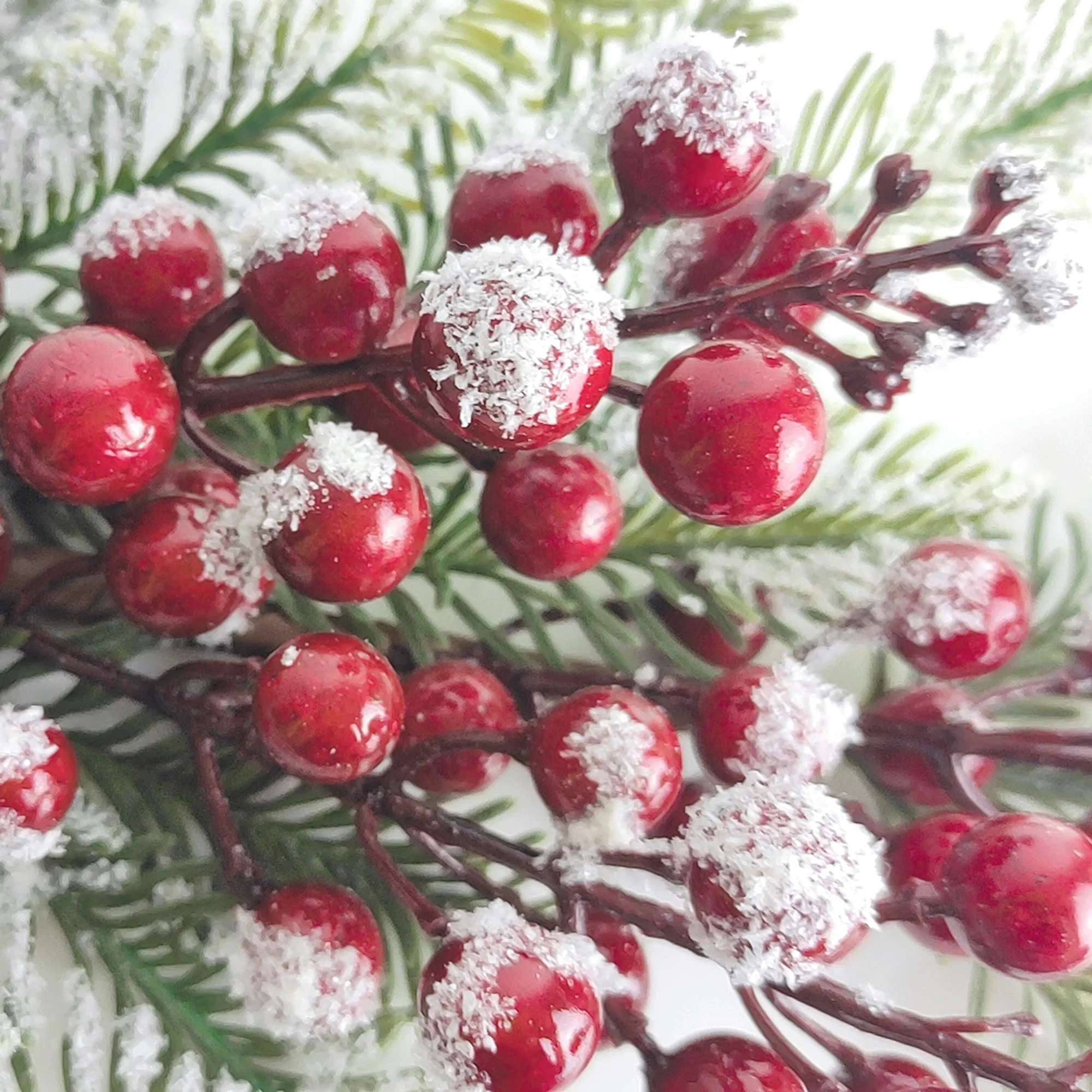 Wholesale Christmas Artificial Stem Berry Pick Xmas Decor Leaf Pick Spray Snow 19 Inch Handmade Berry Pick With Pine Cone Decor