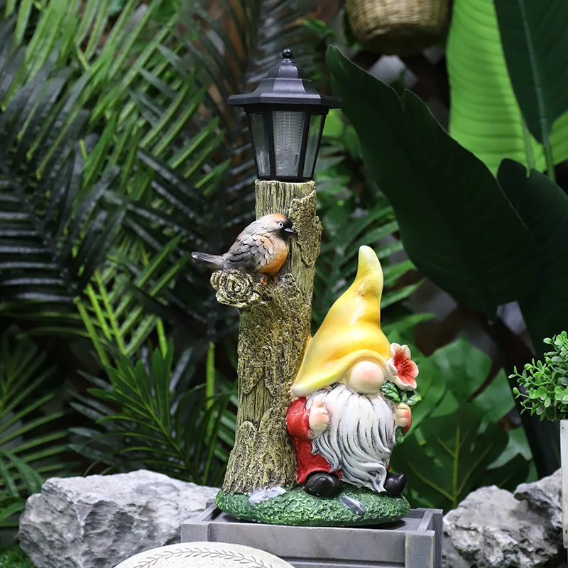 Redeco New Arrival Set Of Garden Pot Gnomes Magnesia Crafts LED Solar Fashion Wholesale Christmas Gnome Magnesium oxide Crafts