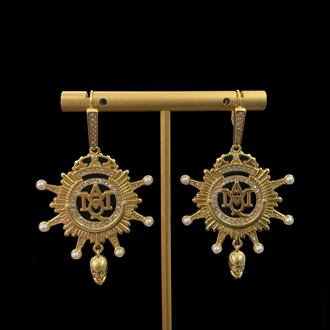 Alexander McQueens Cross border hot selling 925 silver  letter pearl retro design high aesthetic carnival holiday accessories