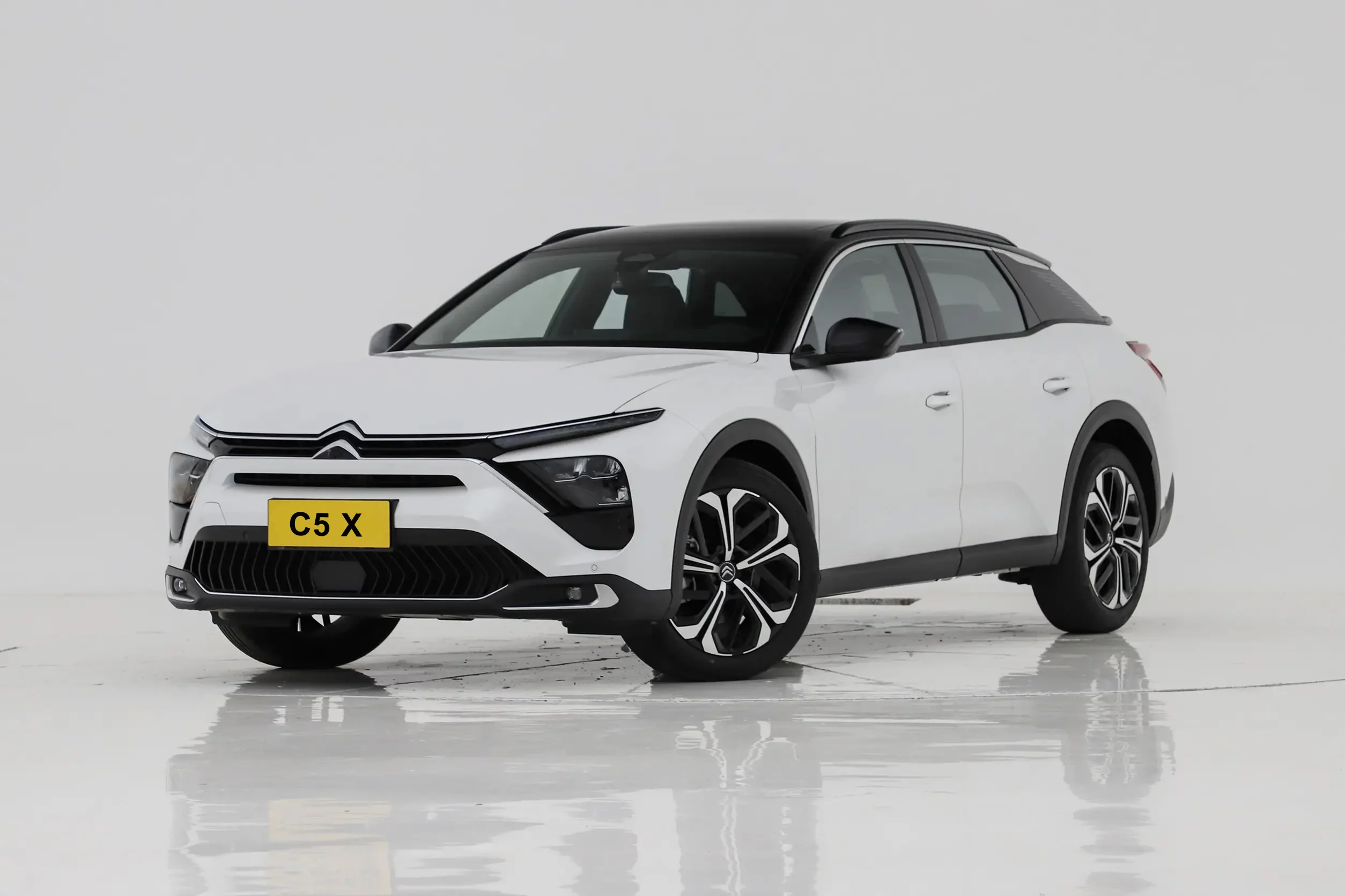 Лидер продаж Dongfeng auto Citroen C5X 2023 5-дверный 5-местный хэтчбек 1 6 T 8AT бензиновые спортивные автомобили подержанные для продажи