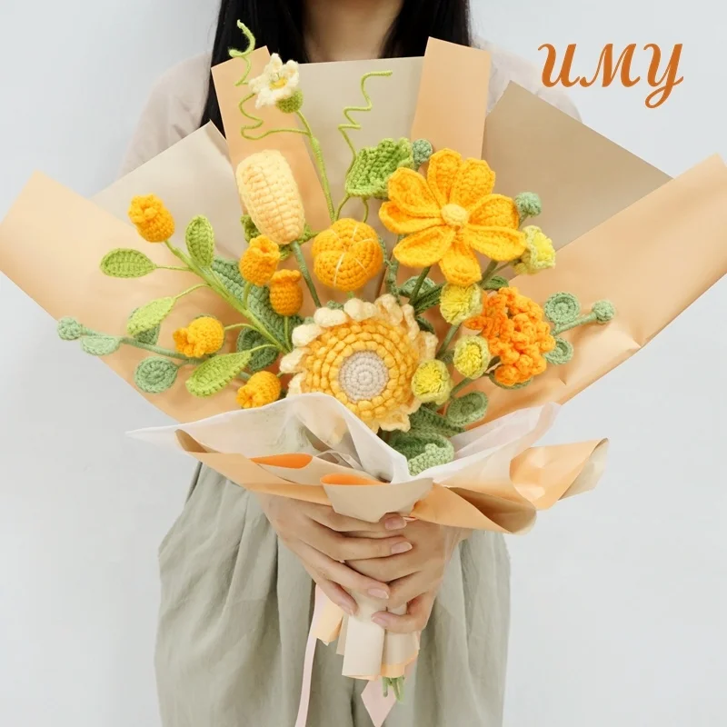 Wholesale Preserved Knitted Eternal Artificial Crochet Rose Doll Animals Flower Knit Graduation Bouquet Gift