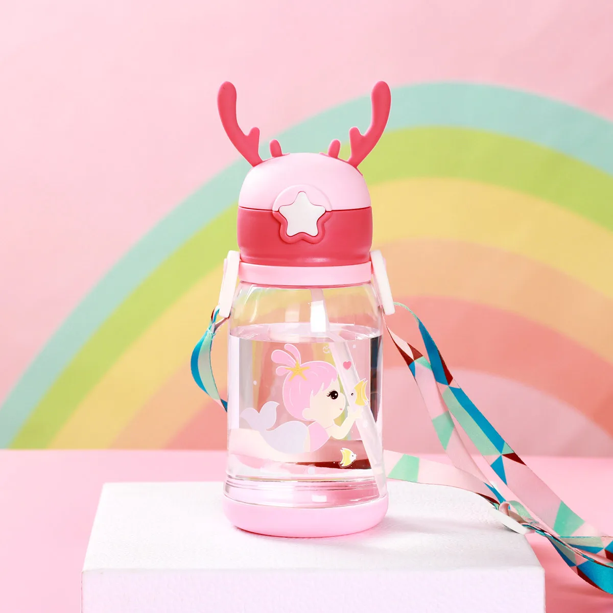 Hot Sale Cute Cartoon Silicone Antlers Portable Strap Outdoor Plastic Straw Water Bottle With Cartoon Animal